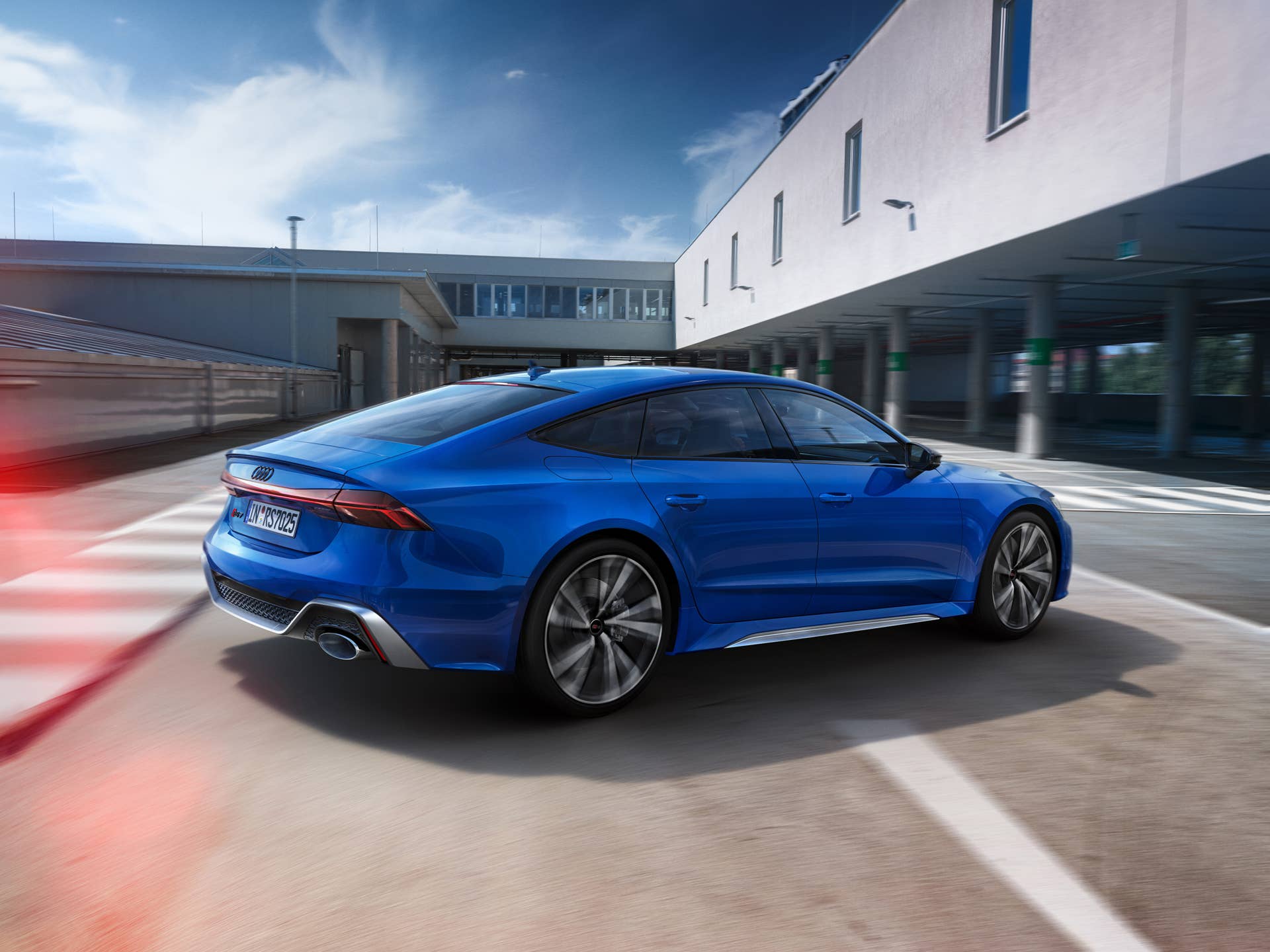 Audi RS 7 Sportback Dynamic photo, Colour: Nogaro blue pearl effect.