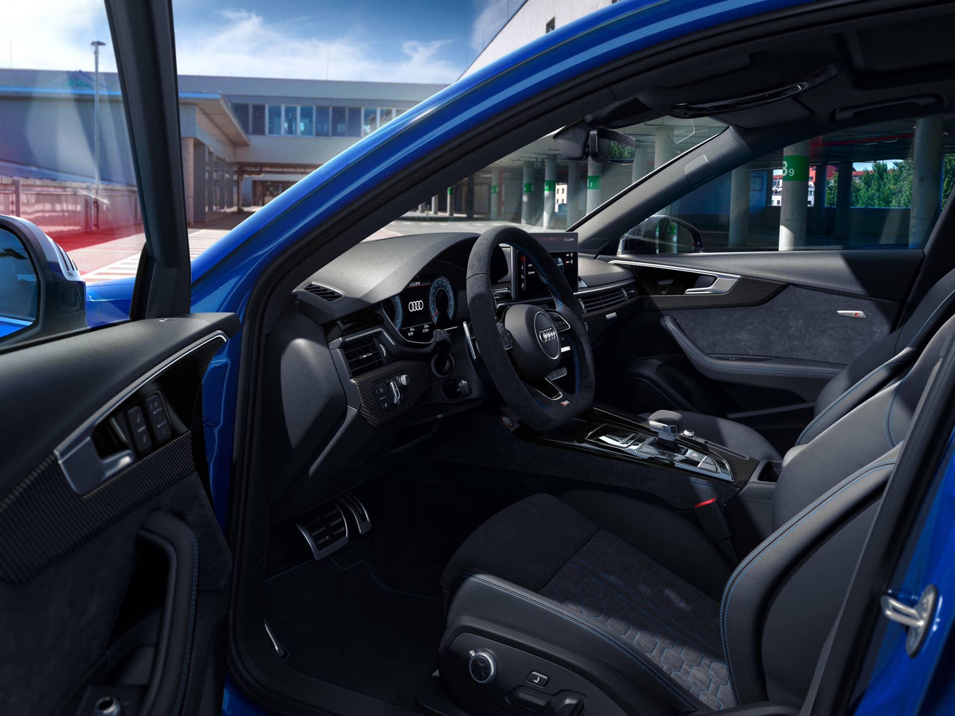 Audi RS 4 Avant Interior