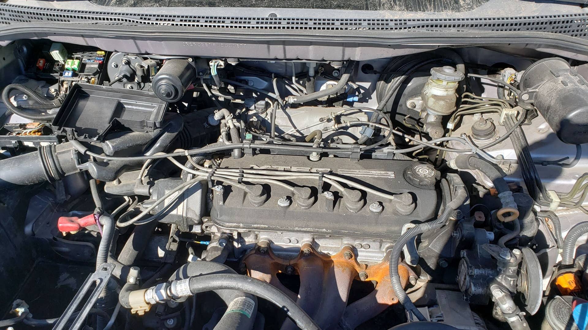 Junked 1998 Isuzu Oasis