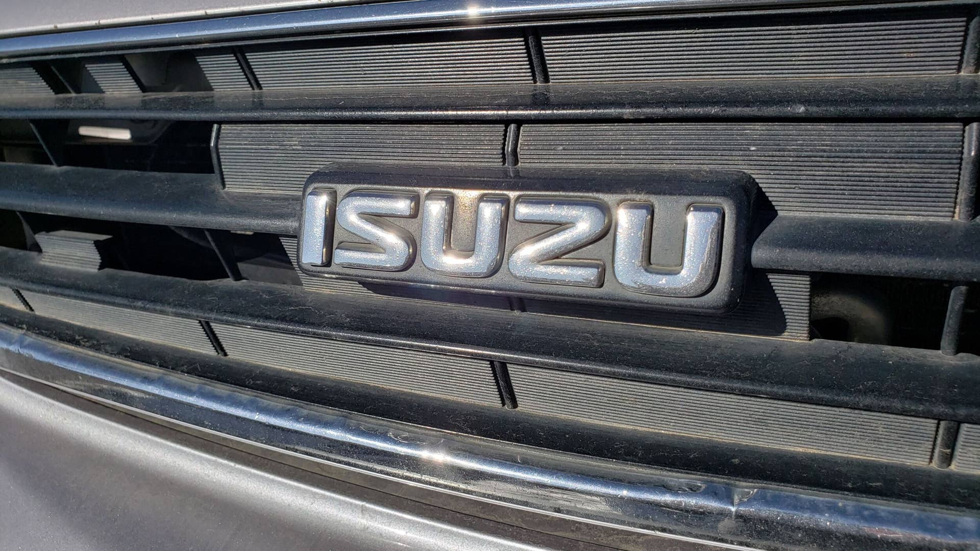 Junked 1998 Isuzu Oasis