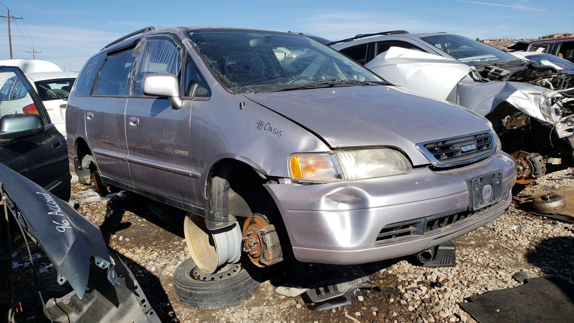 1998 Isuzu Oasis in Colorado wrecking yard