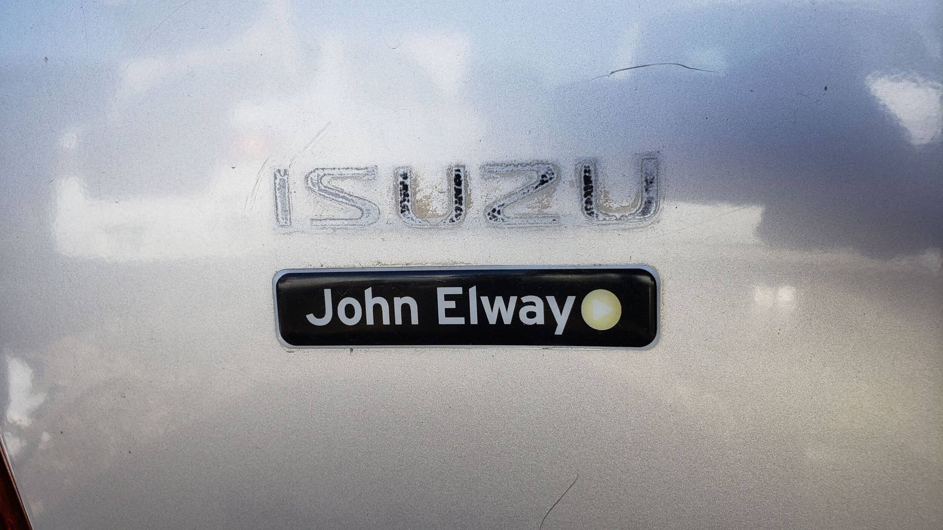 Junked 1998 Isuzu Oasis