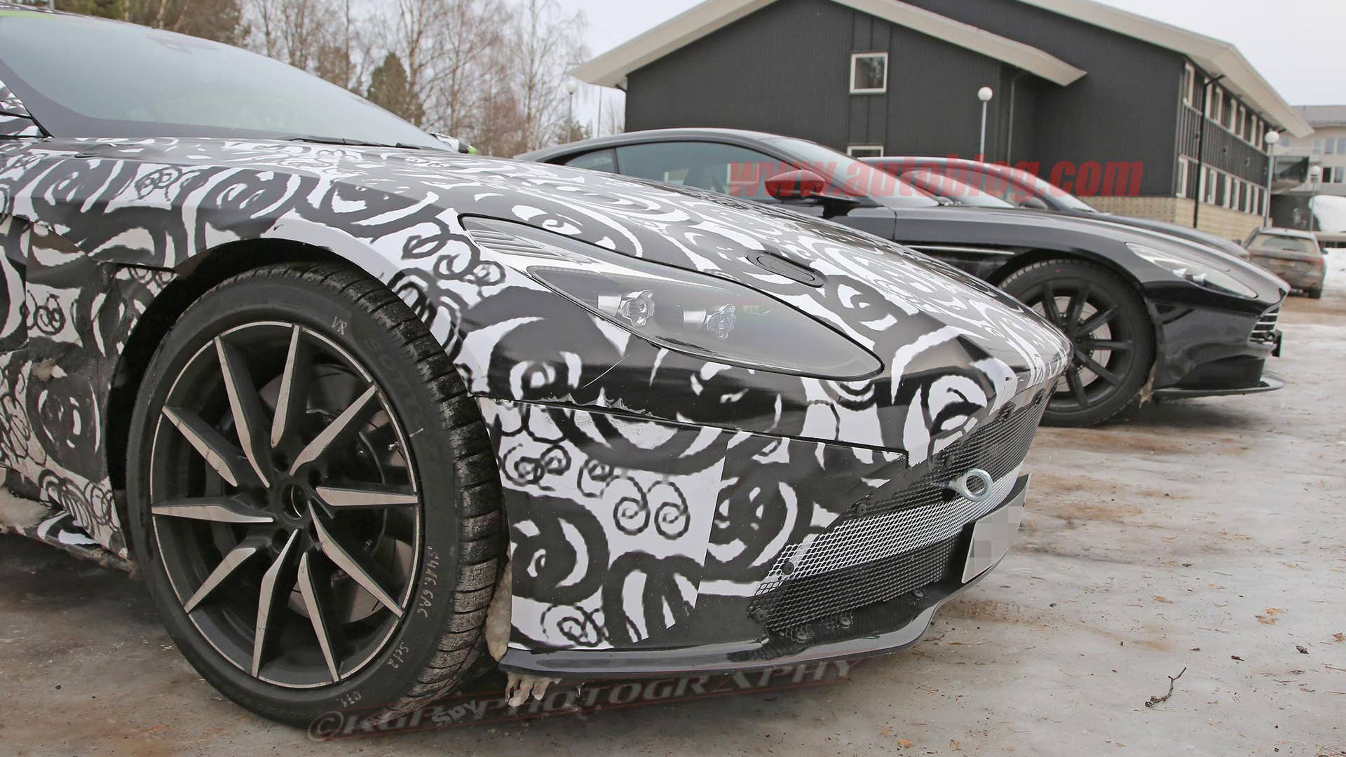 Aston Martin DB11S