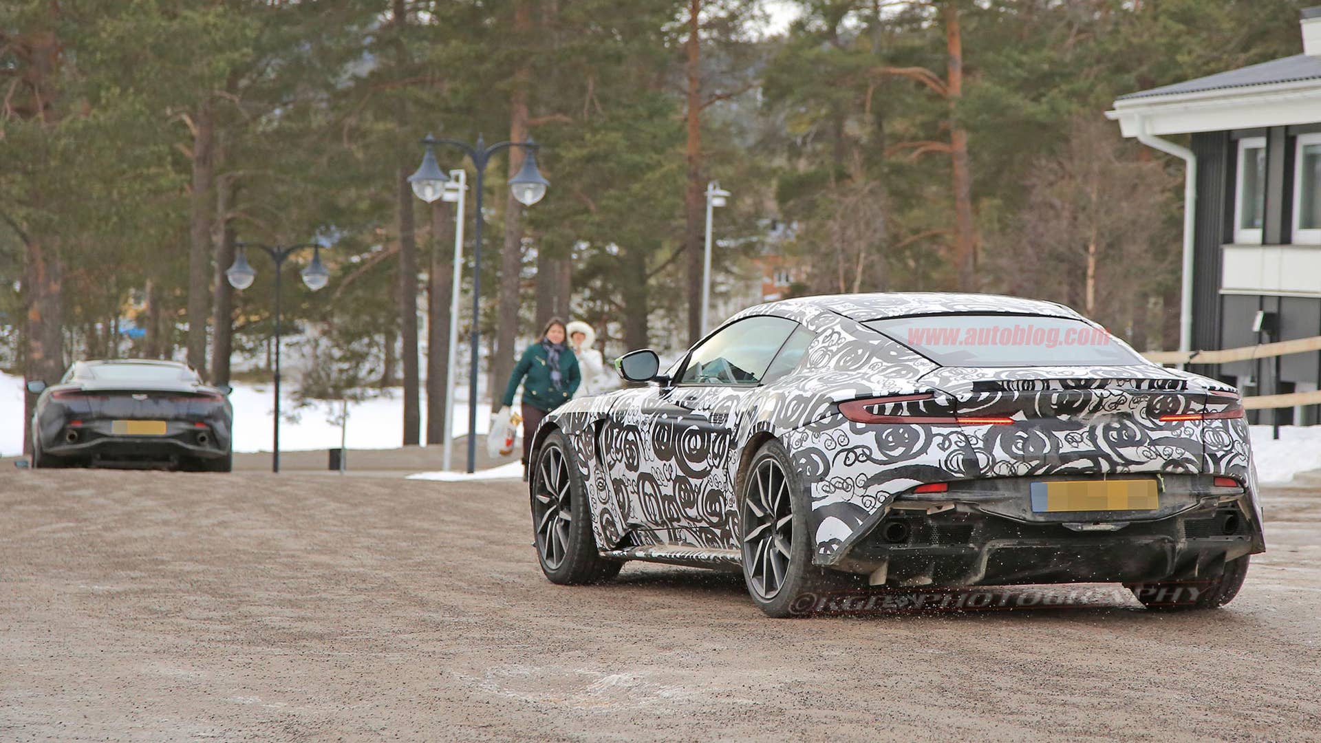 Aston Martin DB11S