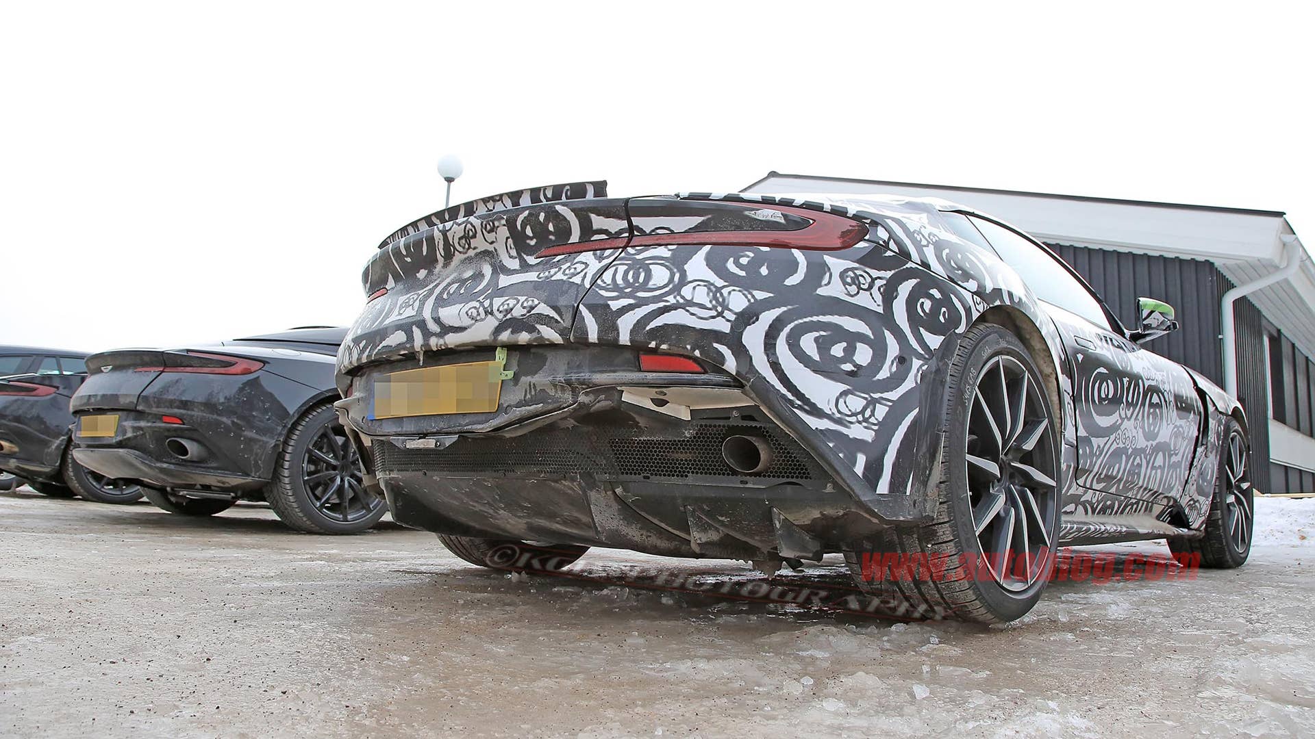 Aston Martin DB11S