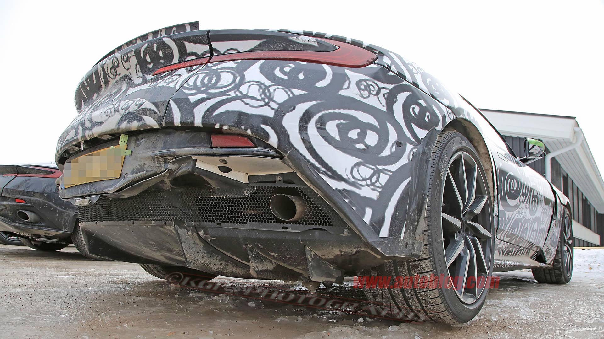 Aston Martin DB11S