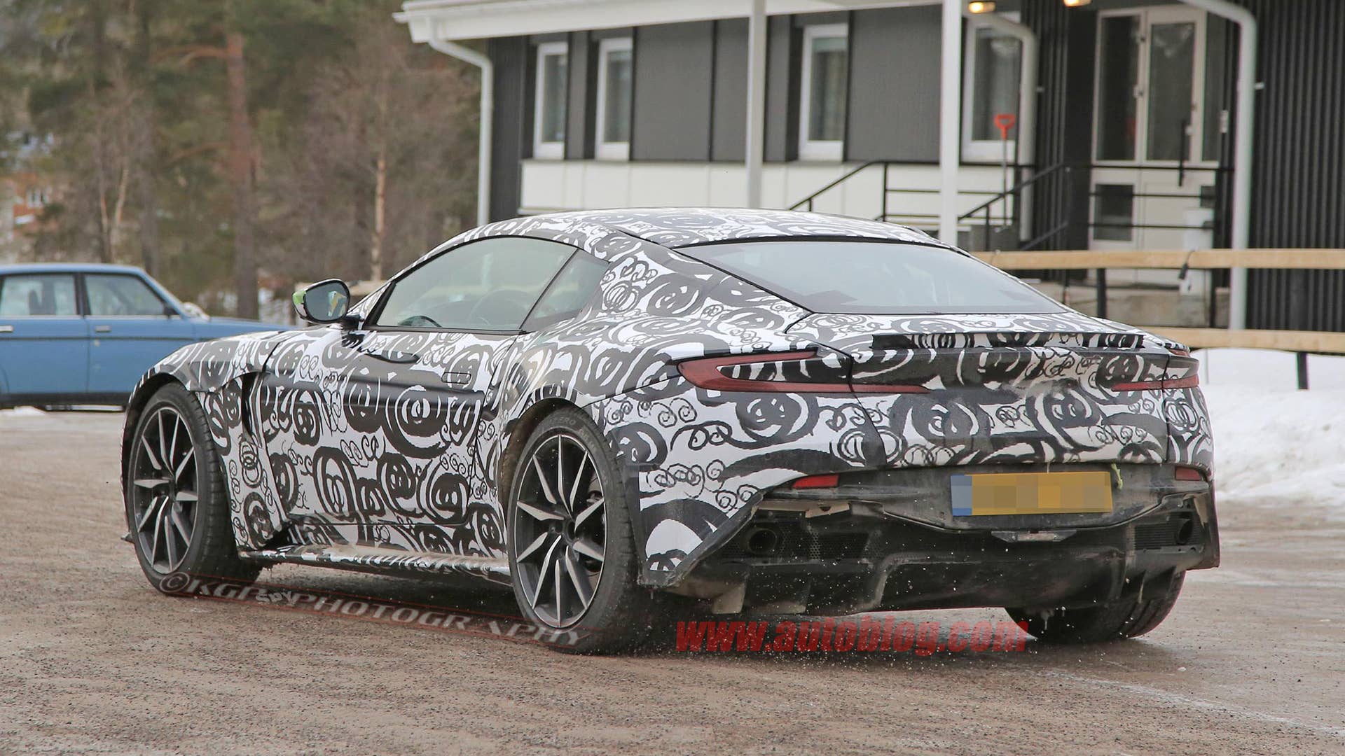 Aston Martin DB11S