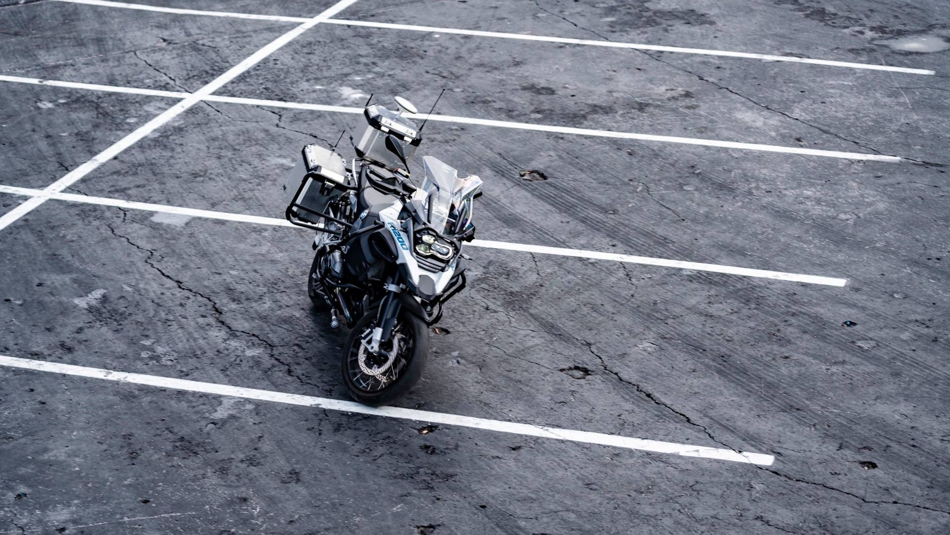BMW Self-Driving Motorcycle at CES 2019