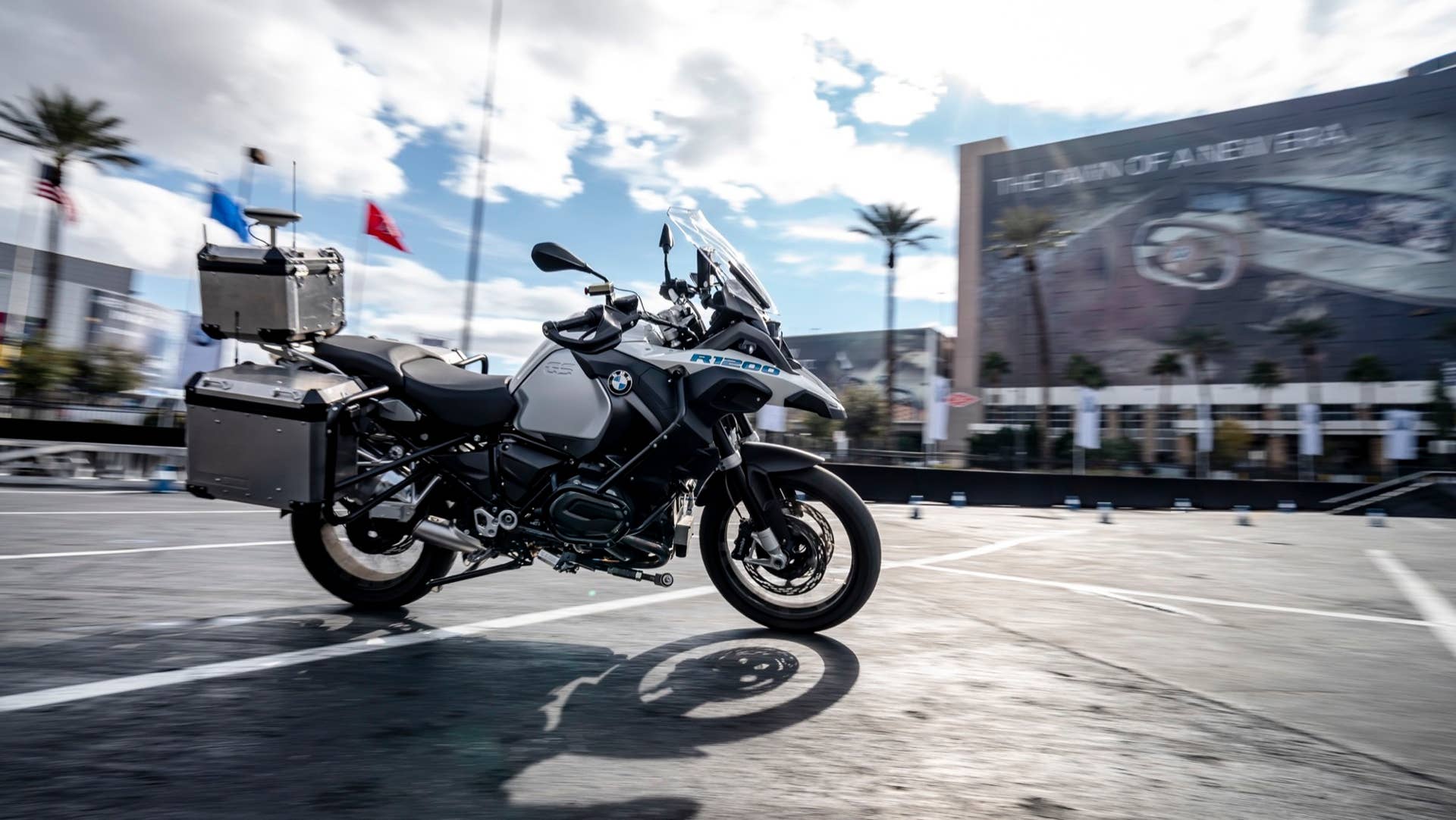BMW Self-Driving Motorcycle at CES 2019