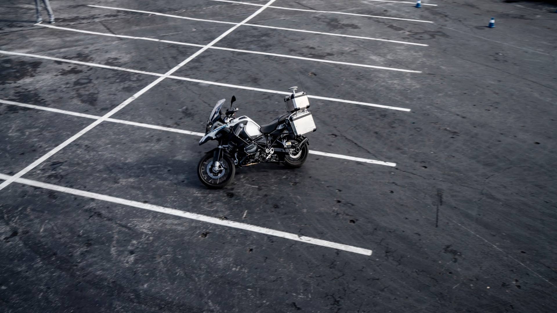 BMW Self-Driving Motorcycle at CES 2019