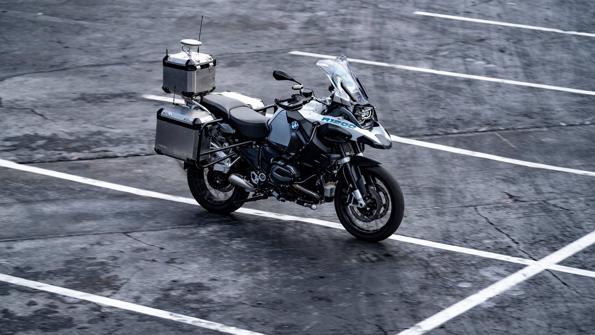 BMW Self-Driving Motorcycle at CES 2019