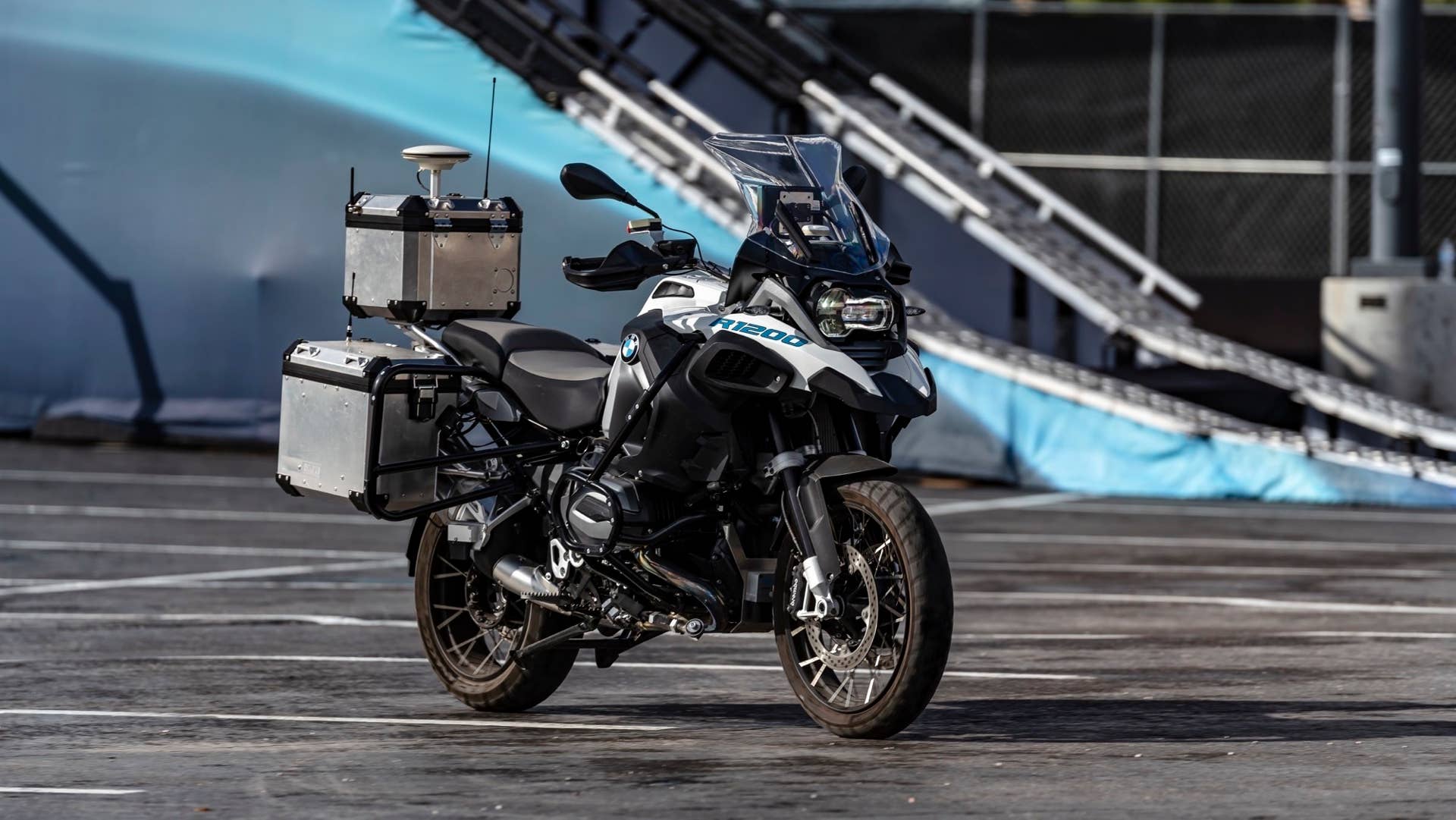 BMW Self-Driving Motorcycle at CES 2019