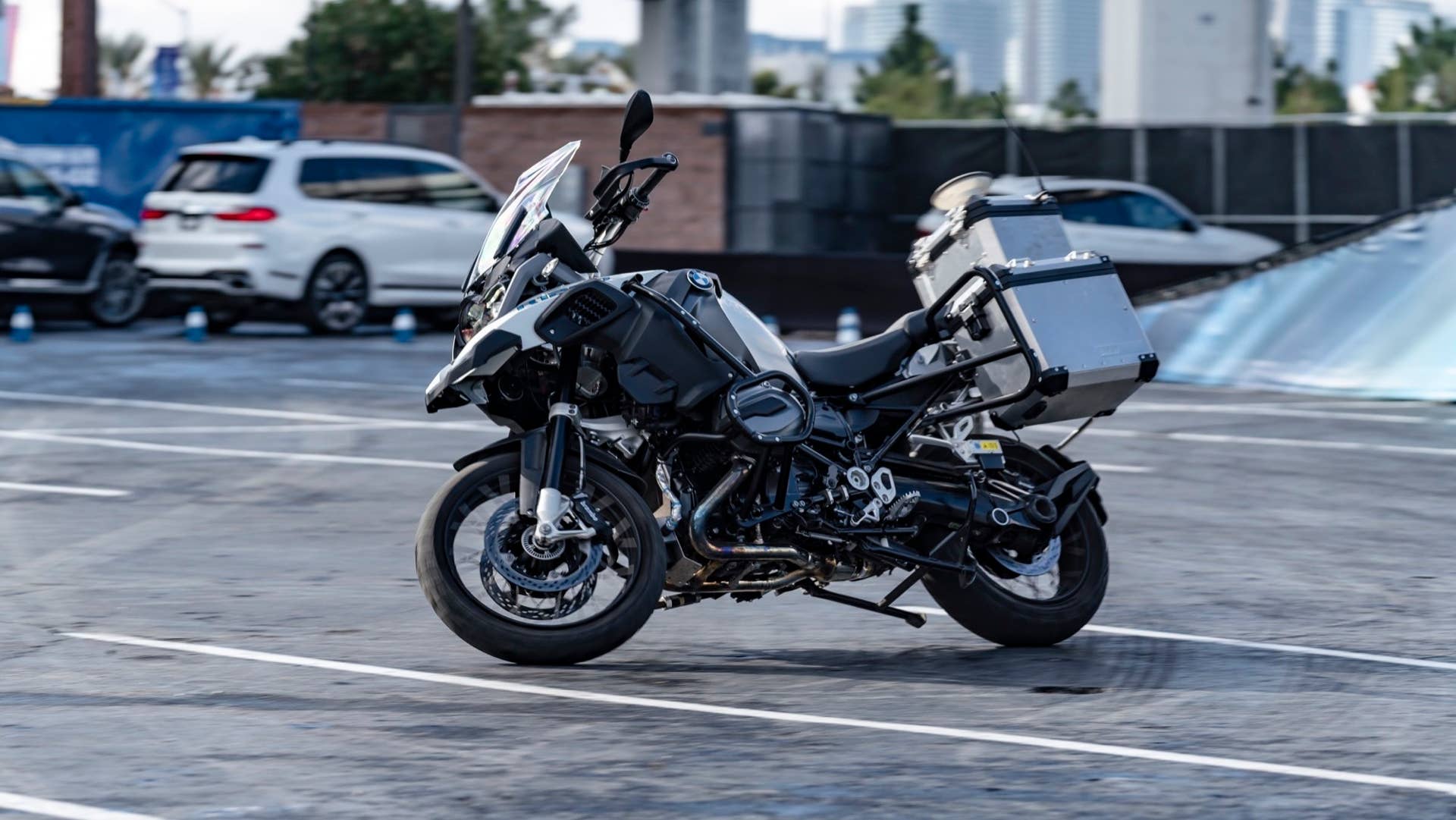 BMW Self-Driving Motorcycle at CES 2019