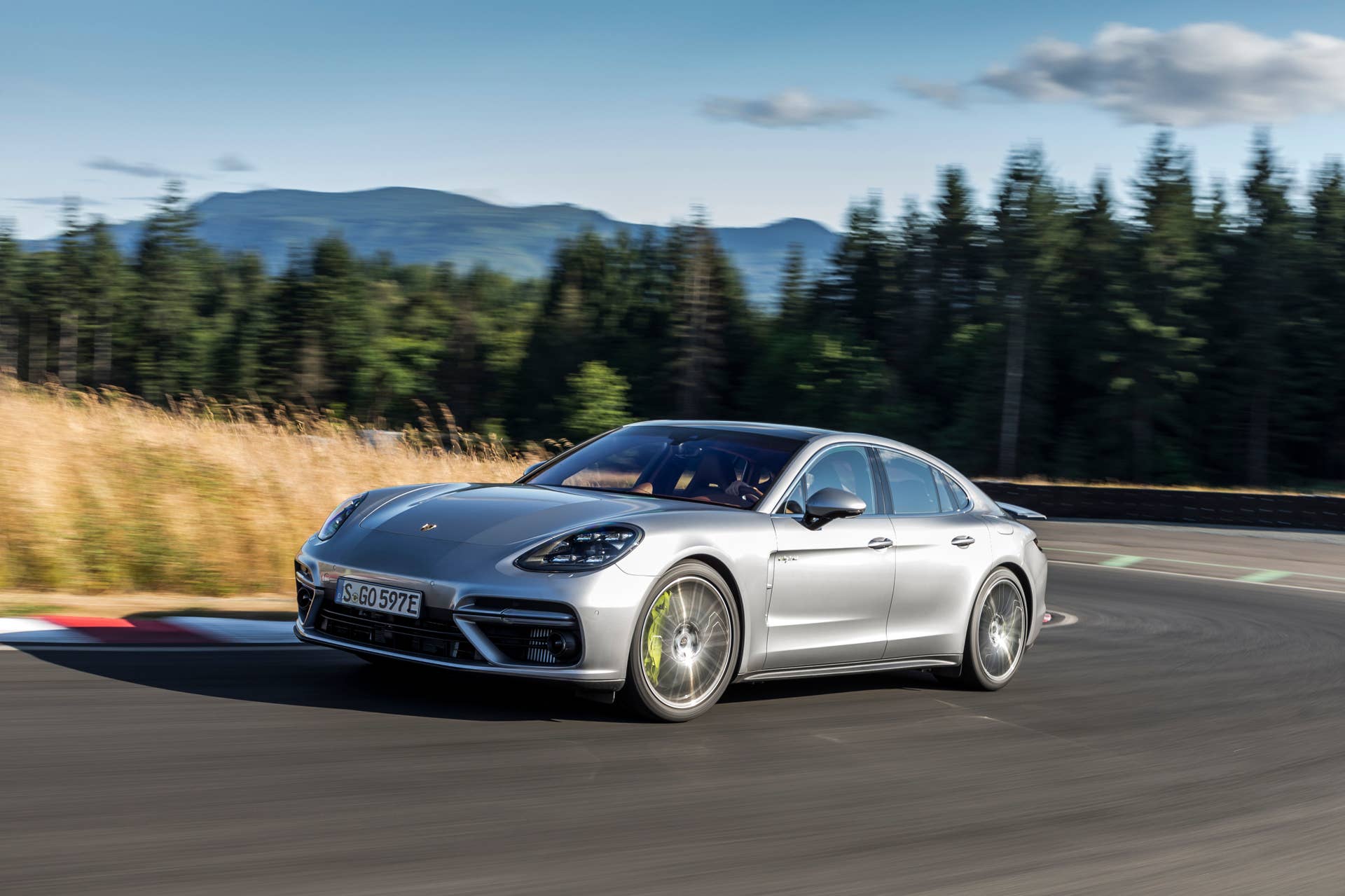 2018 Porsche Panamera Turbo S E-Hybrid