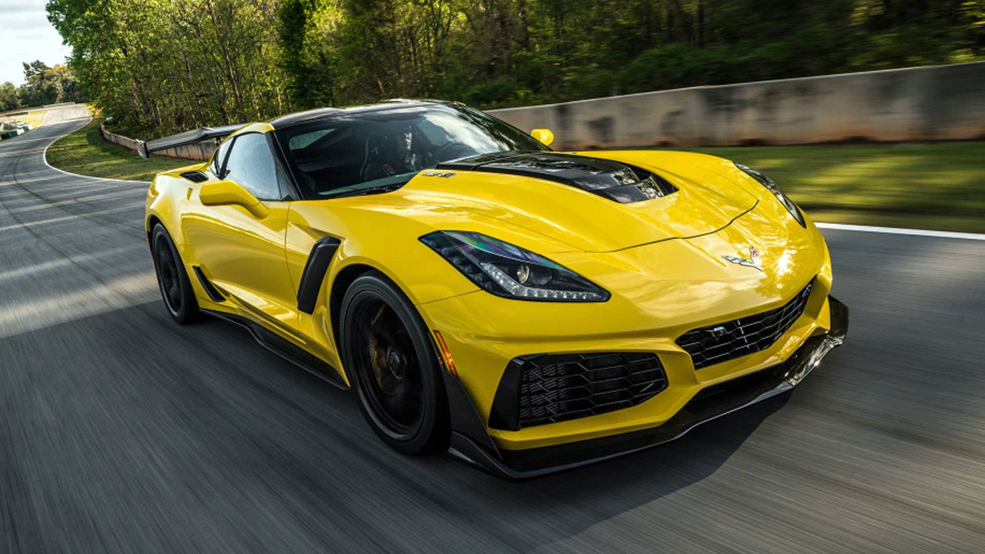 <p>Supercharged 6.2L V8</p> <p>755 HP @ 6,300 RPM</p> <p>715 LB-FT @ 4,400 RPM</p> <p>7-Speed Manual or 8-Speed Automatic</p> <p>Rear-wheel Drive</p> <p>Base Price: $119,995 (Coupe), $123,995 (Convertible)</p>