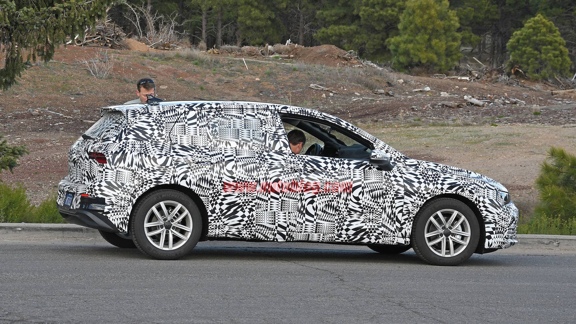 VW Golf spy photos