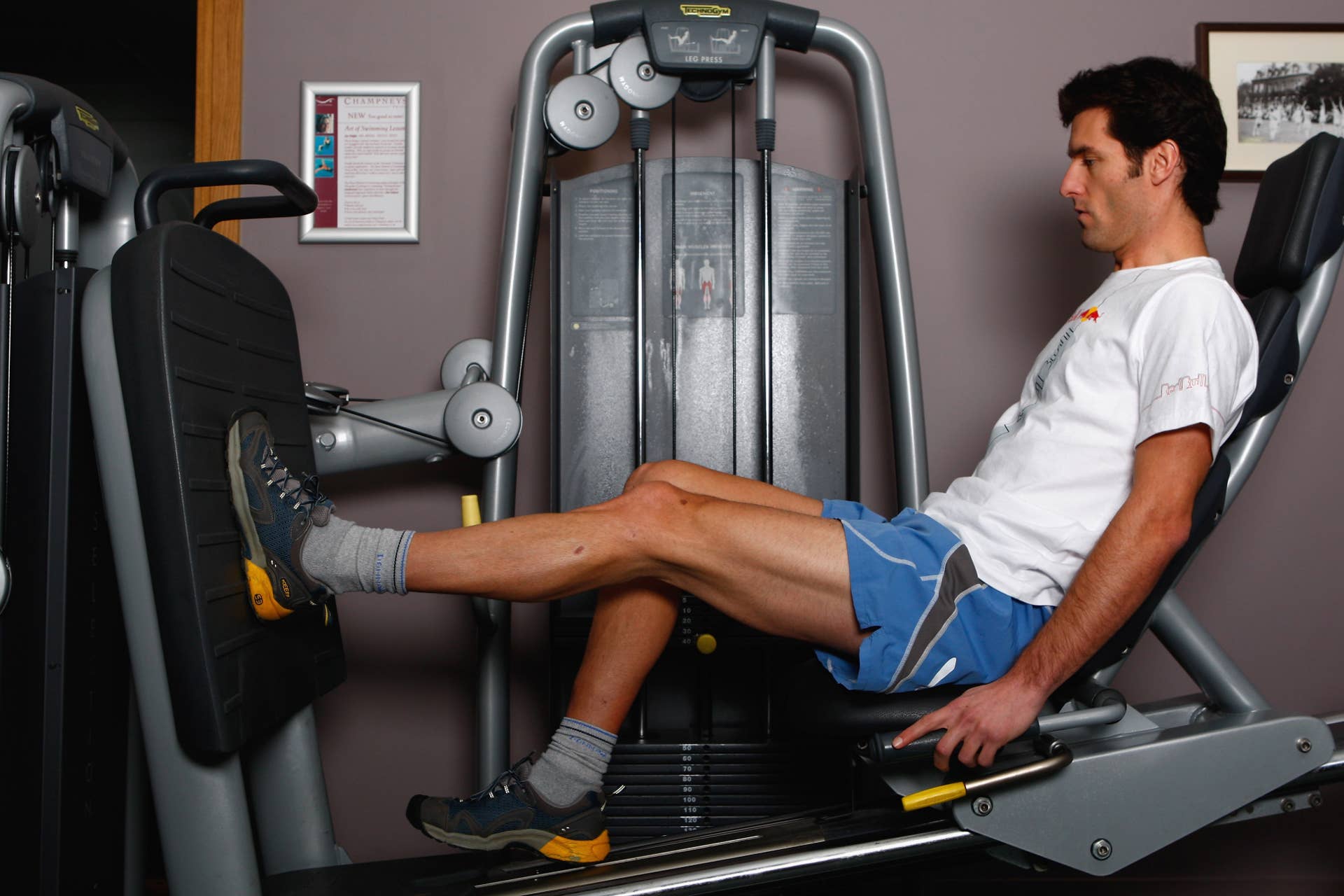 TRING, UNITED KINGDOM - JANUARY 29:  Red Bull Racing Formula 1 driver Mark Webber trains and rehabilitaties at the gym after he suffered a broken leg in November 2008 on January 29, 2009 in Tring, Buckinghamshire, England  (Photo by Mark Thompson/Getty Images)