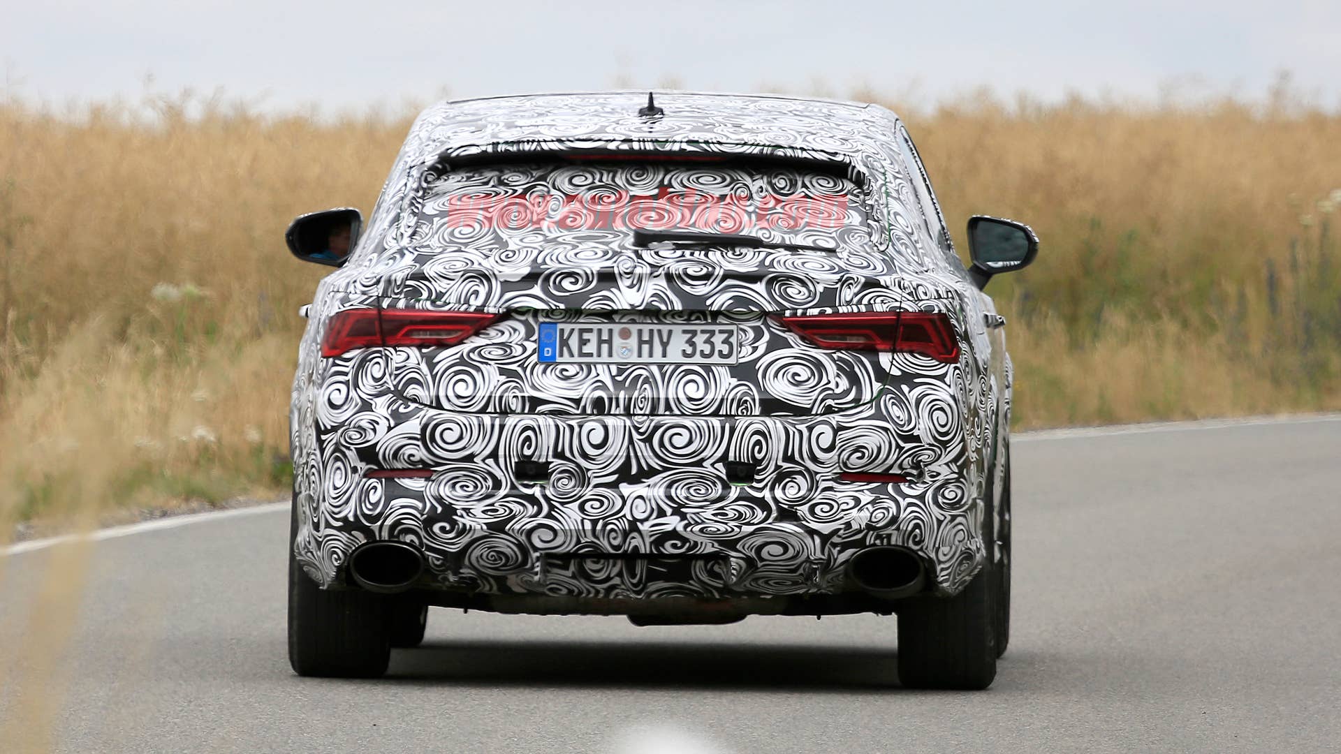 Spy-Shots of Cars This image has been optimized for a calibrated screen with a Gamma of 2.2 and a colour temperature of 6500°K