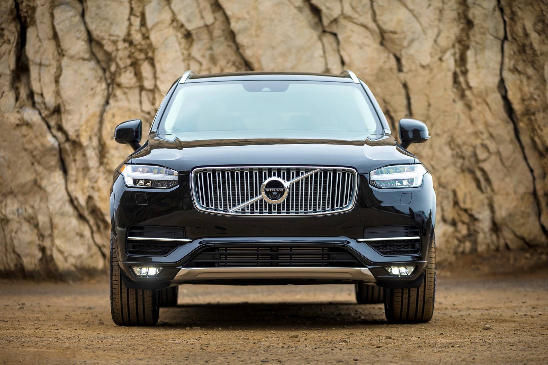 2016 Volvo XC90 dead on, check out that face