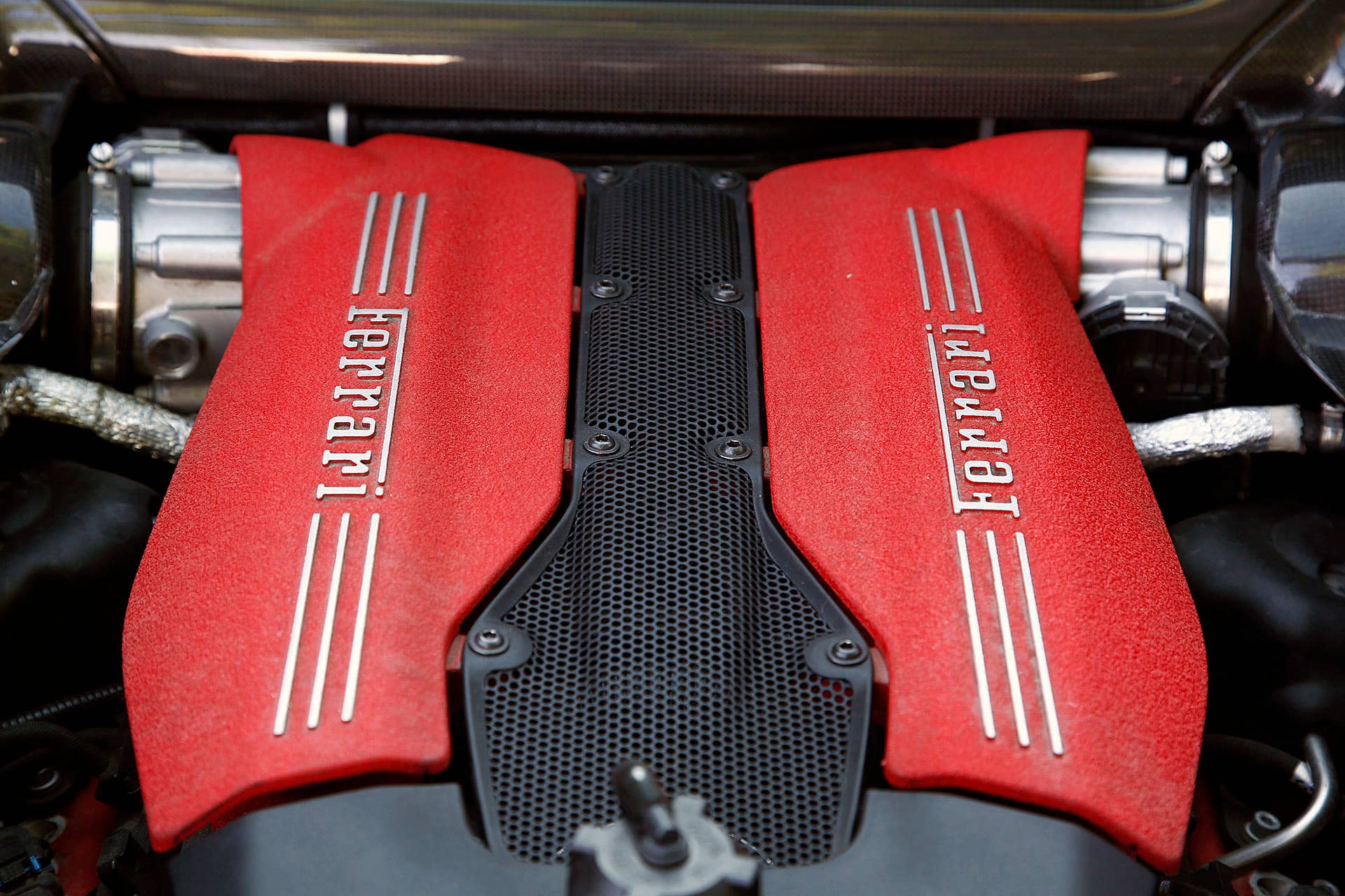 2016 Ferrari 488 GTB engine
