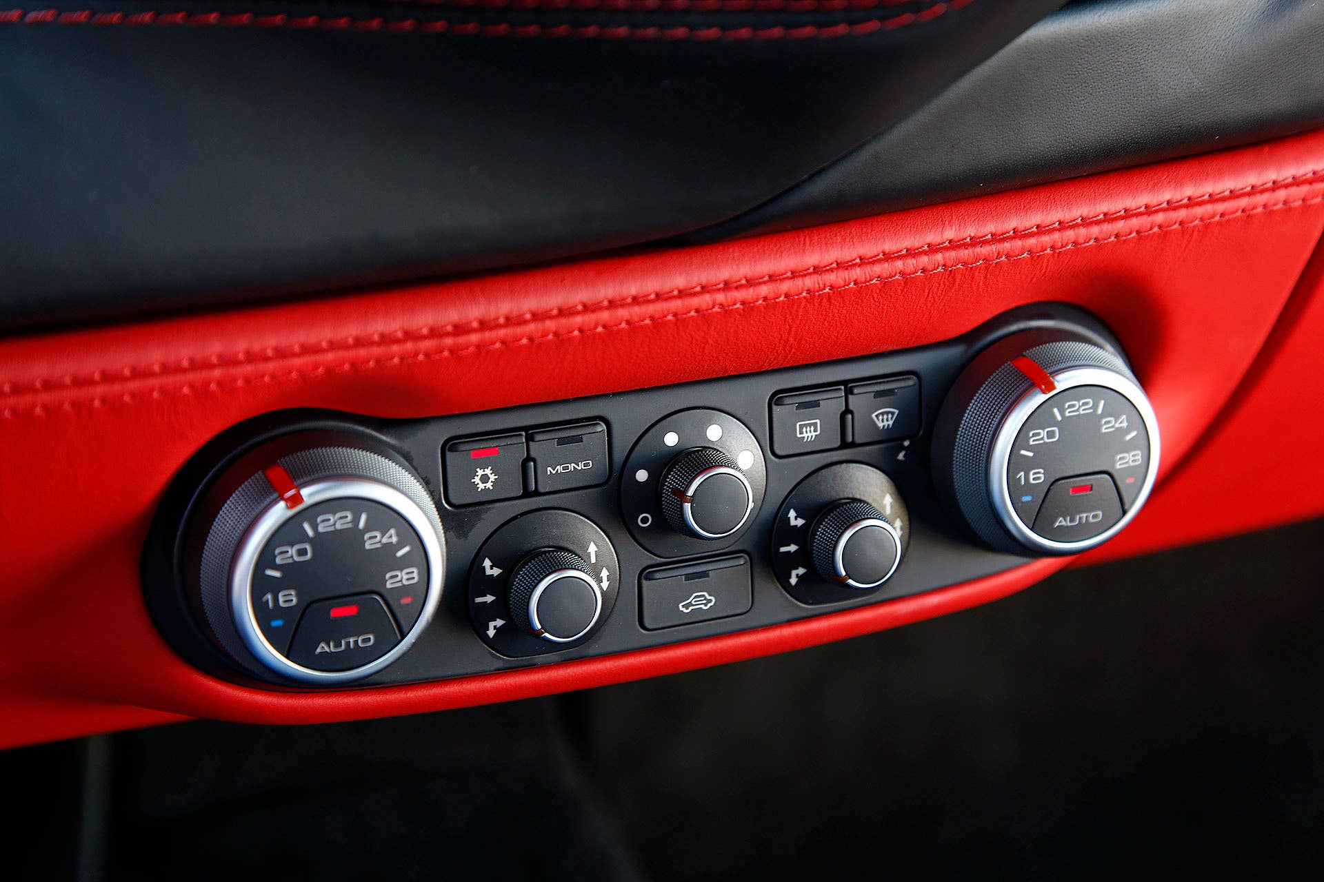 2016 Ferrari 488 GTB climate controls