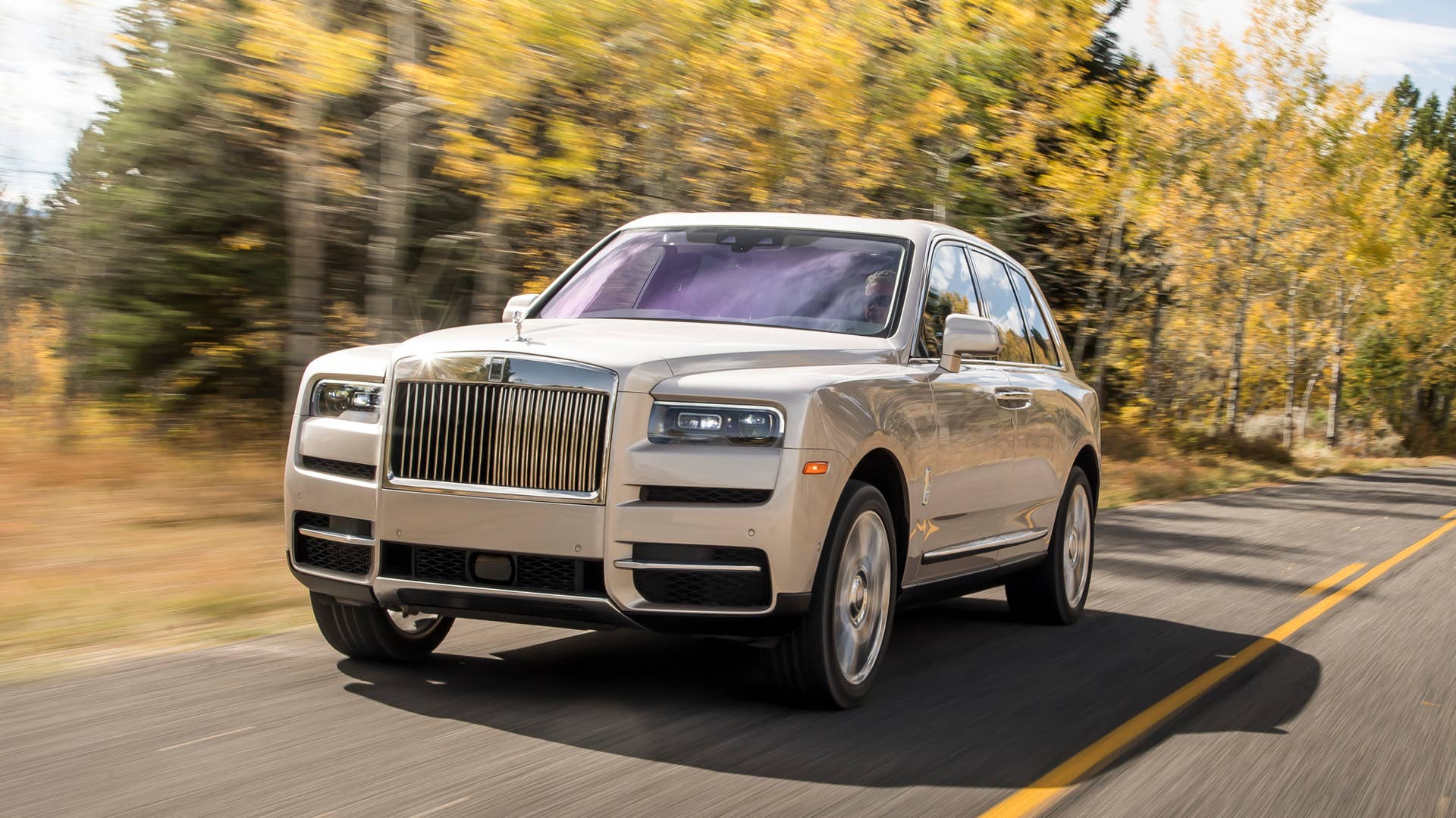 2019 Rolls-Royce Cullinan off-roading and on-road driving.