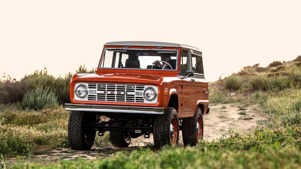 Icon BR Old School Ford Bronco driving