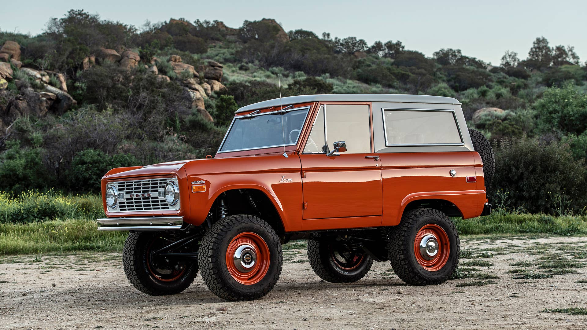 ICON BR Old School Ford Bronco