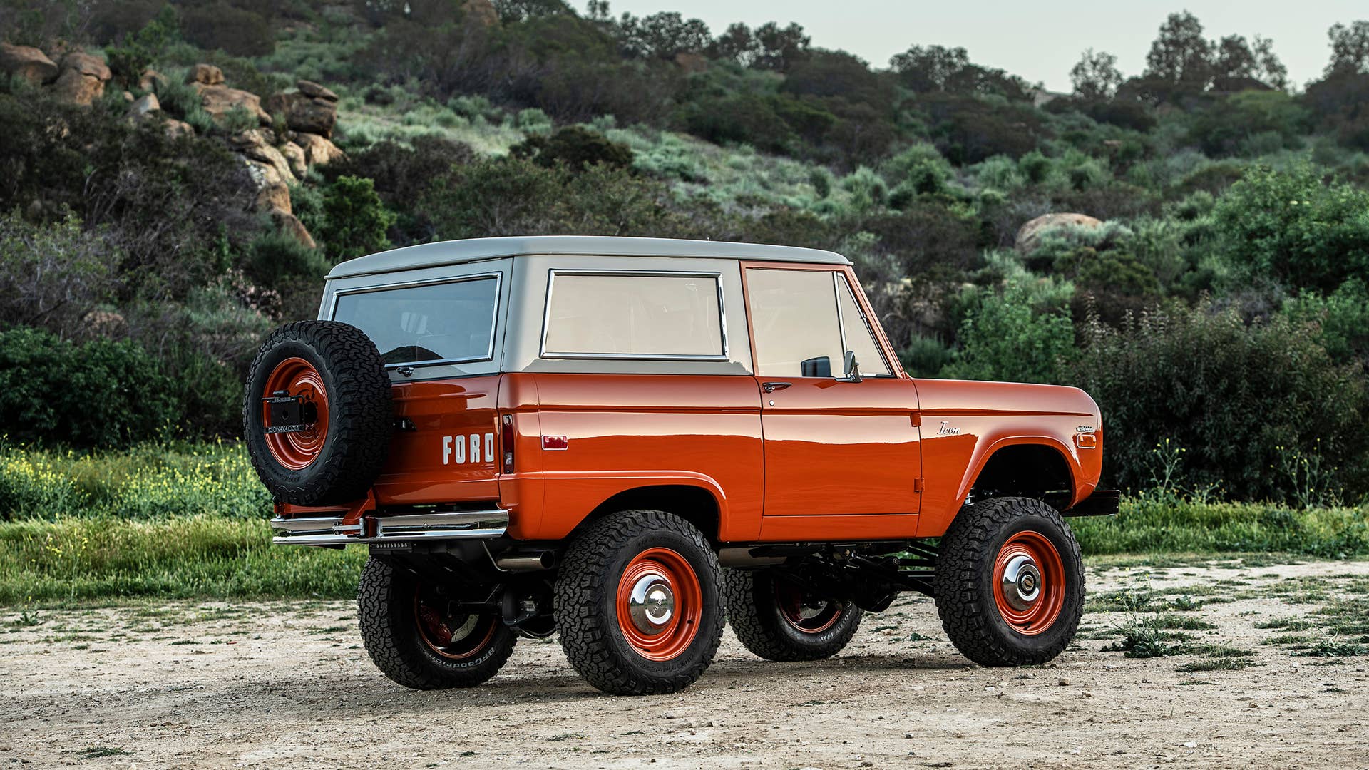 ICON BR Old School Ford Bronco