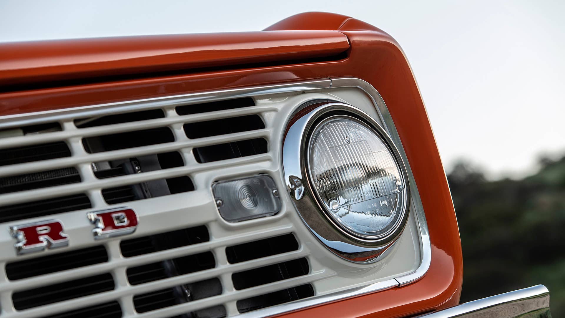 ICON BR Old School Ford Bronco