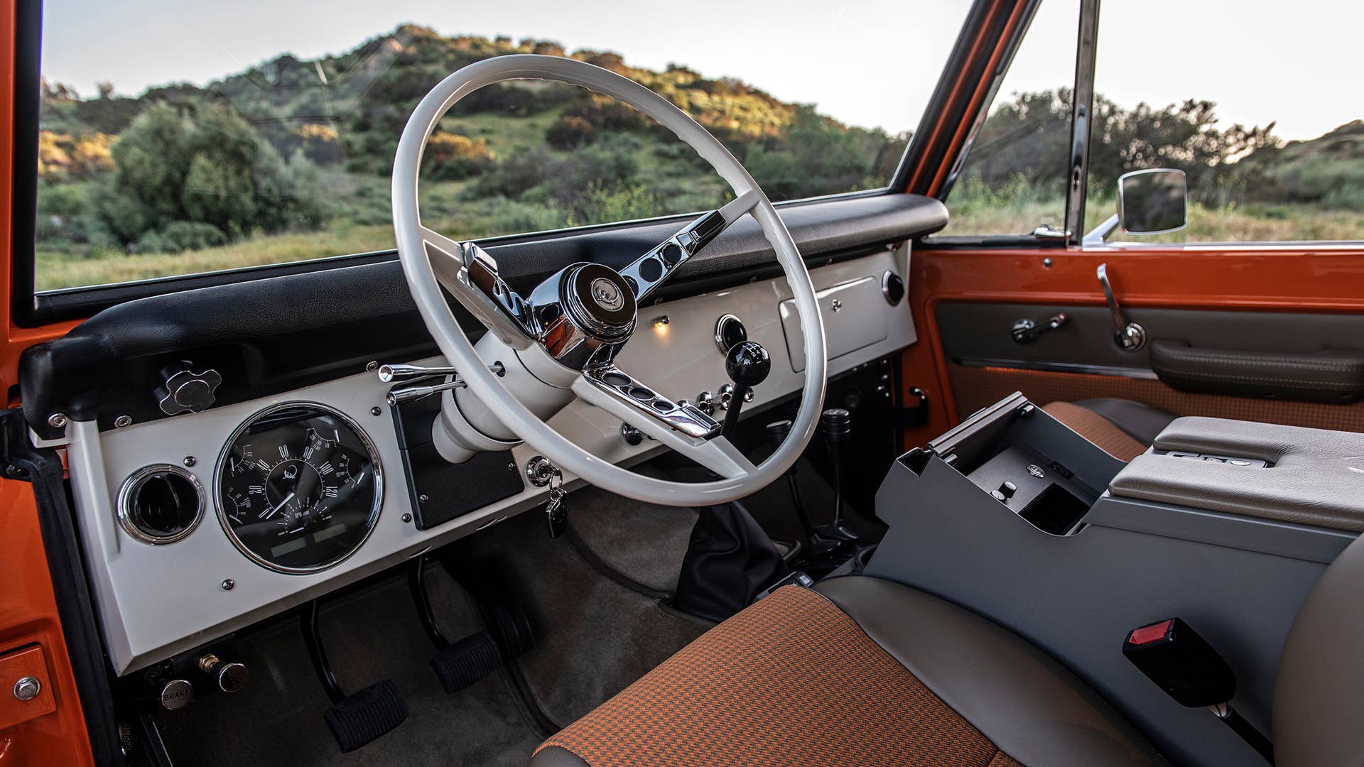 ICON BR Old School Ford Bronco