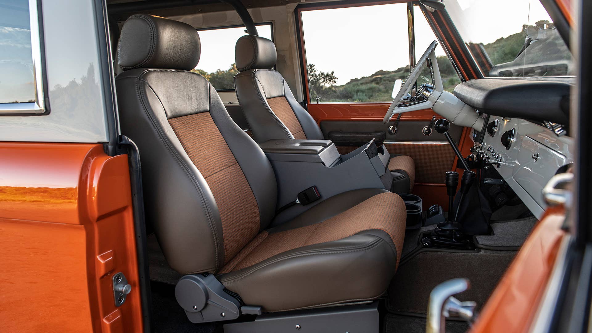 ICON BR Old School Ford Bronco
