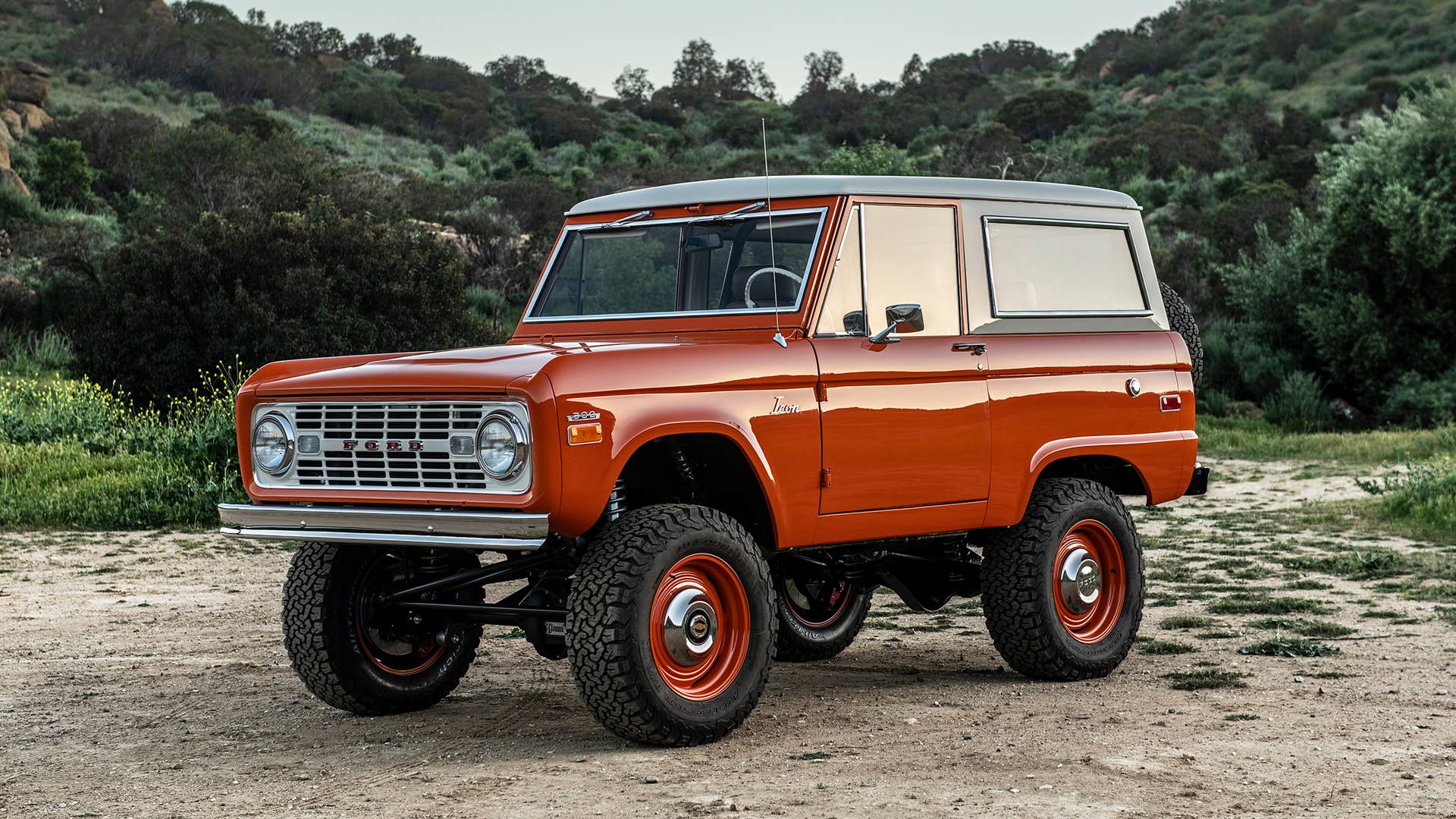 ICON BR Old School Ford Bronco