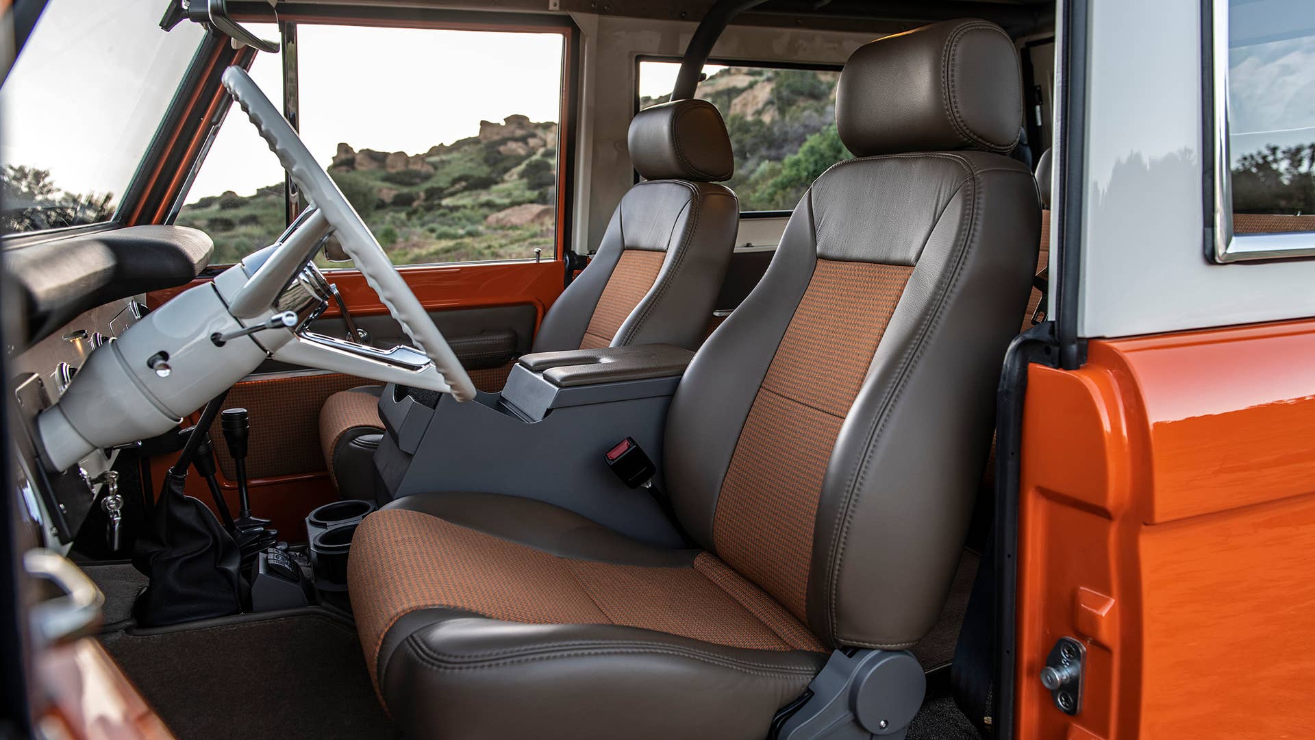 ICON BR Old School Ford Bronco