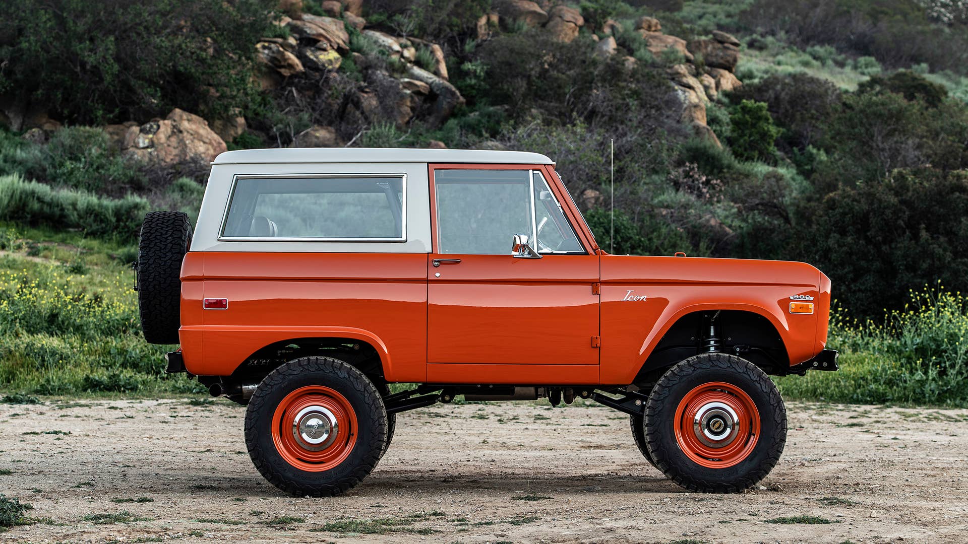 ICON BR Old School Ford Bronco