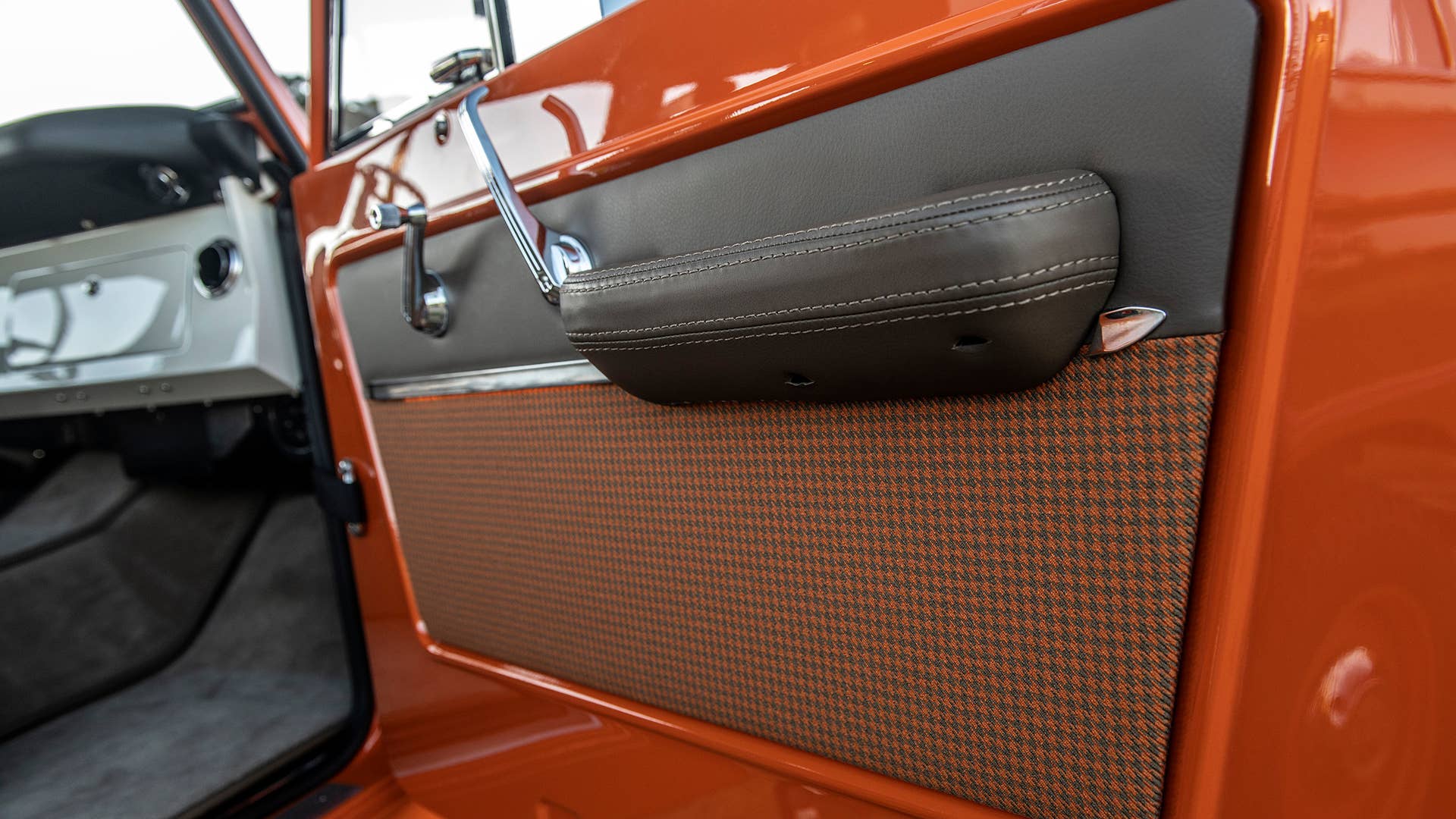 ICON BR Old School Ford Bronco