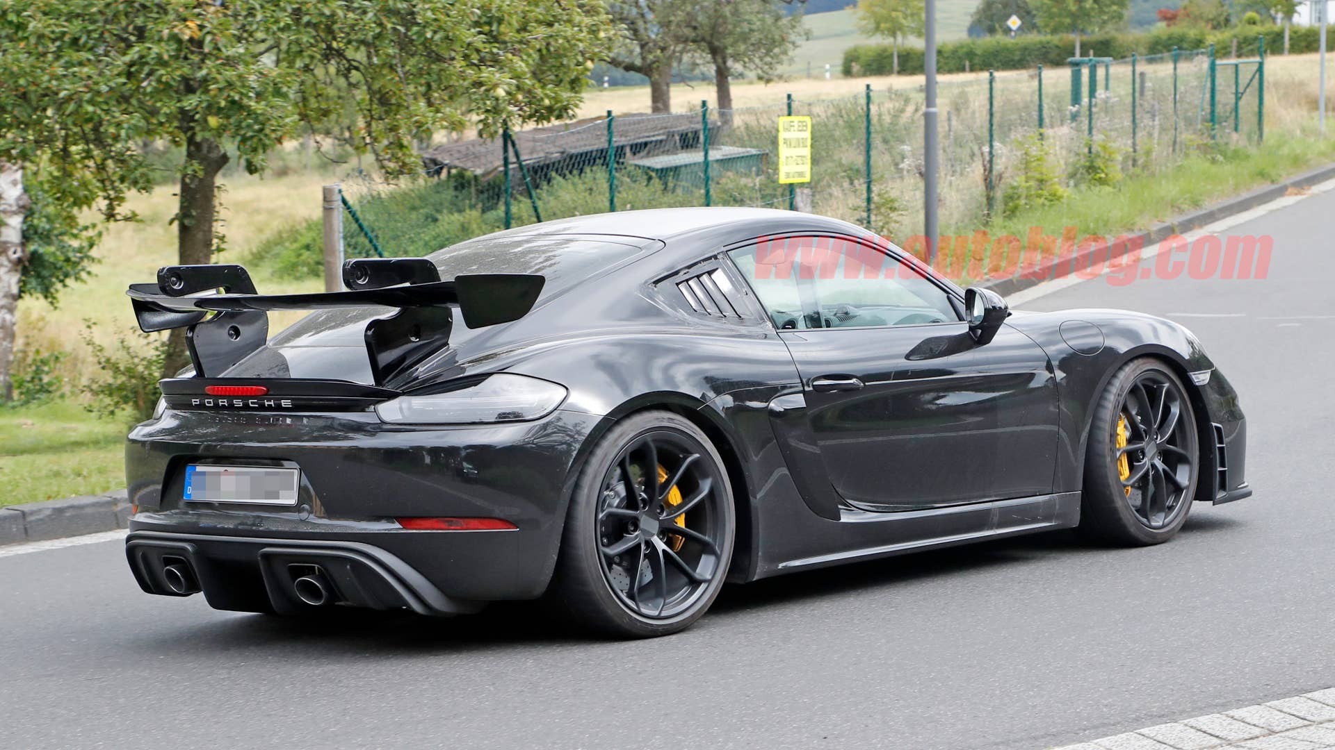 Porsche 718 Cayman GT4 RS in camouflage