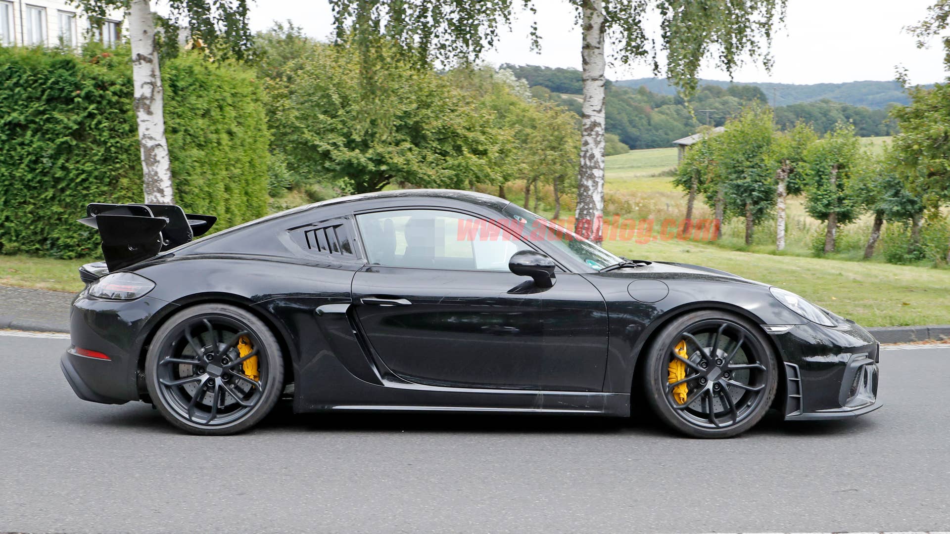Porsche 718 Cayman GT4 RS in camouflage