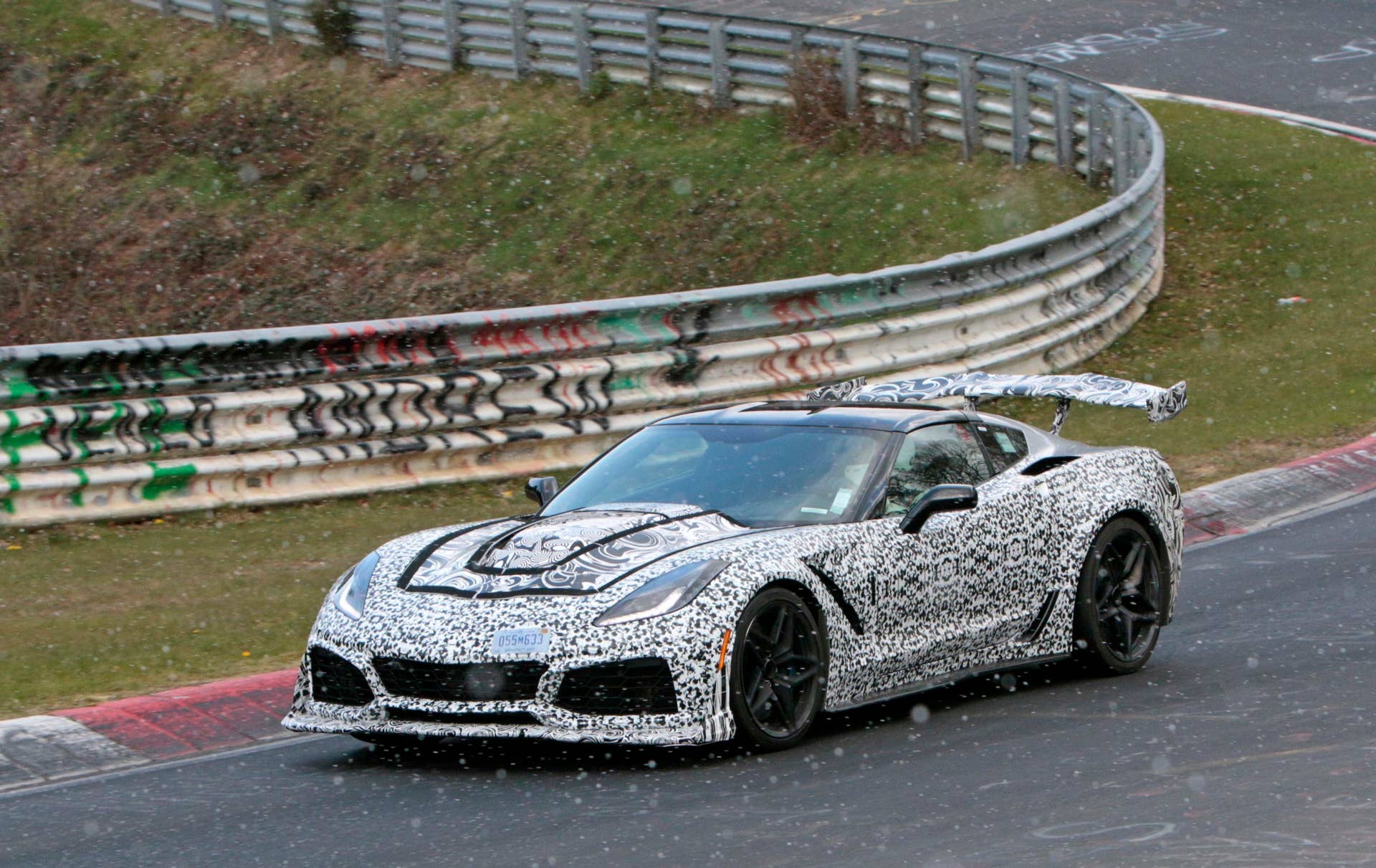 2018 chevy corvette zr1 side