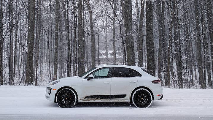 2017 Porsche Macan Sno Drift