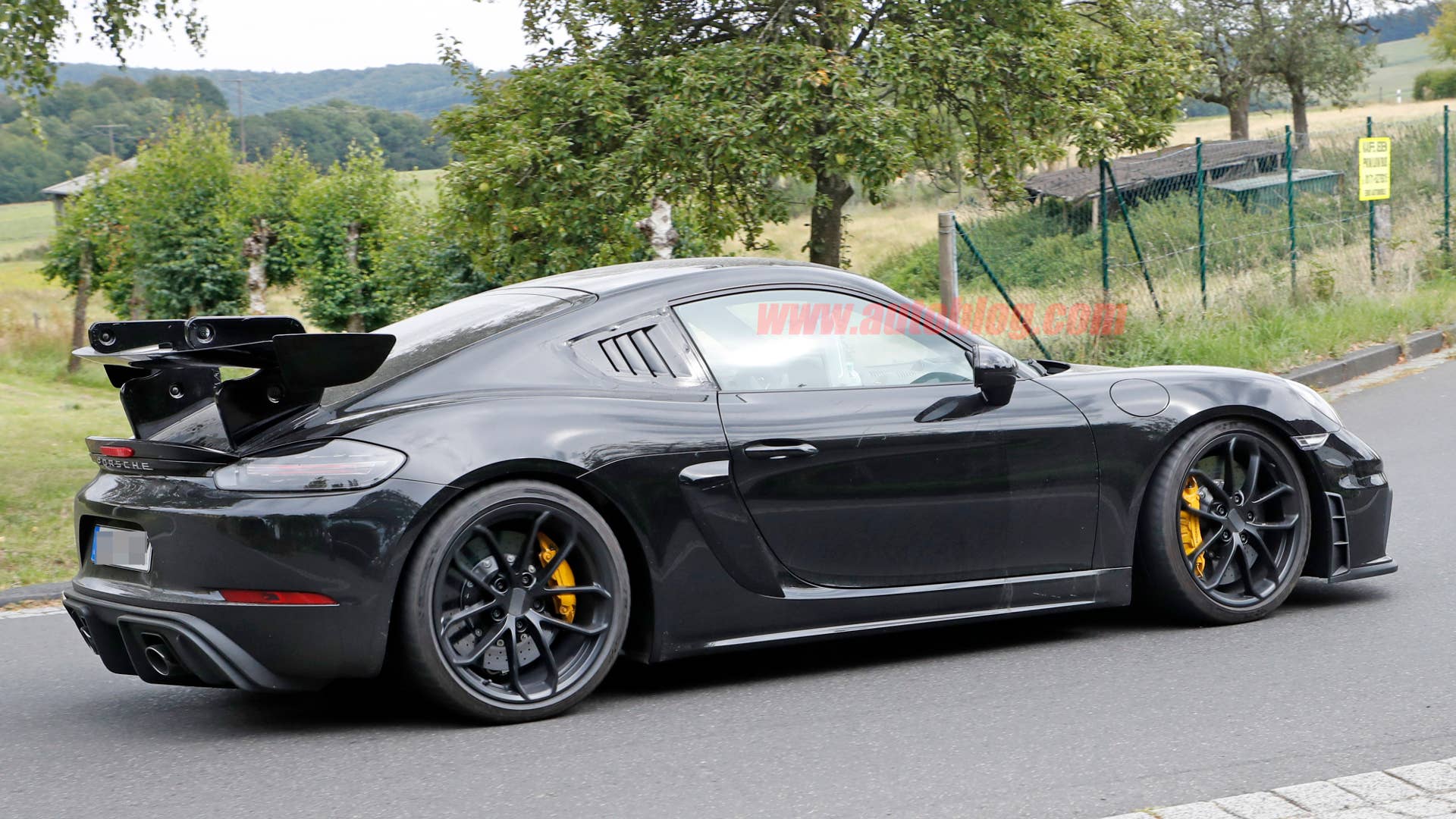 Porsche 718 Cayman GT4 RS in camouflage