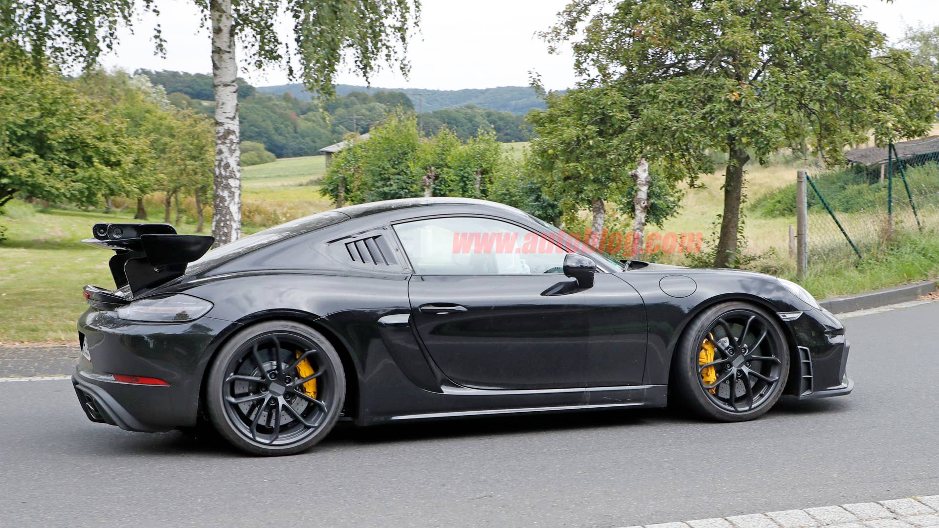 Porsche 718 Cayman GT4 RS in camouflage