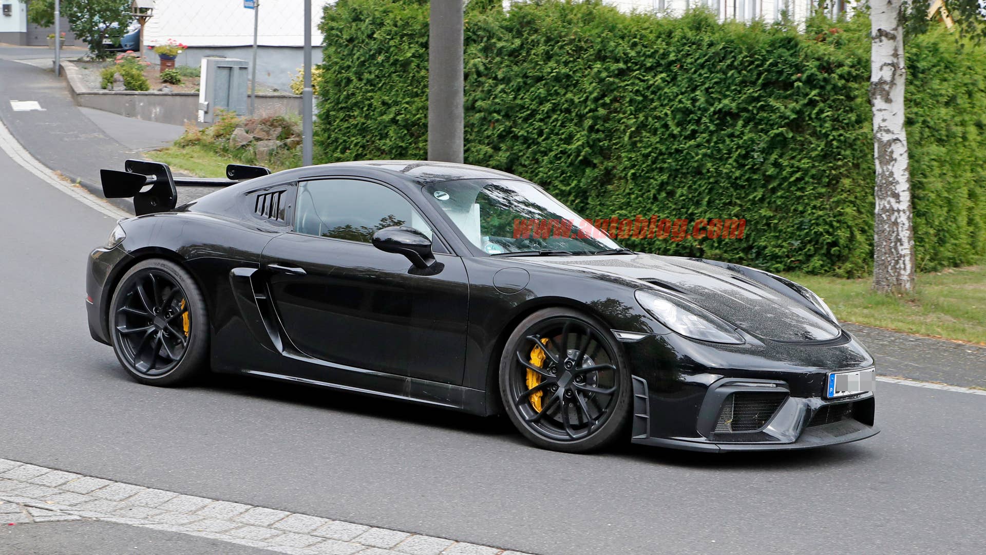 Porsche 718 Cayman GT4 RS in camouflage