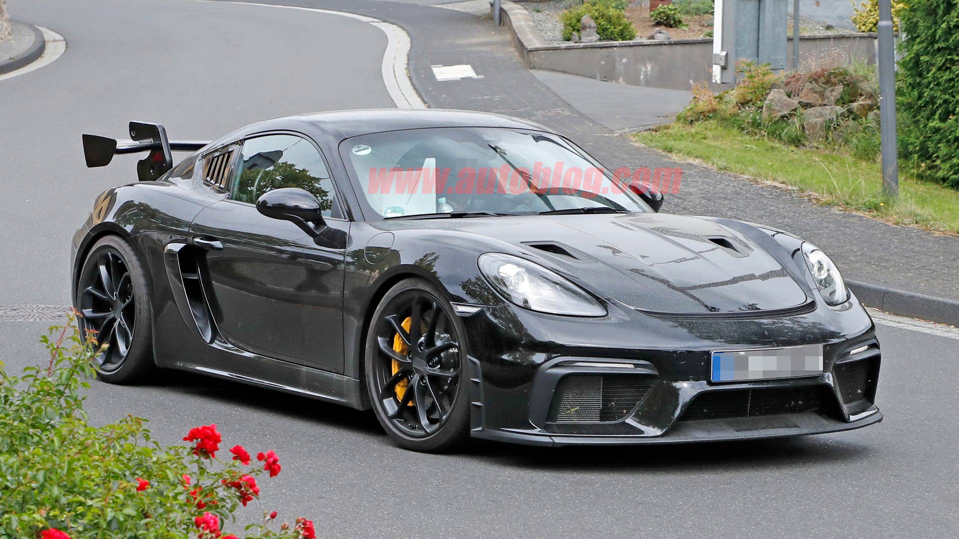 Porsche 718 Cayman GT4 RS in camouflage