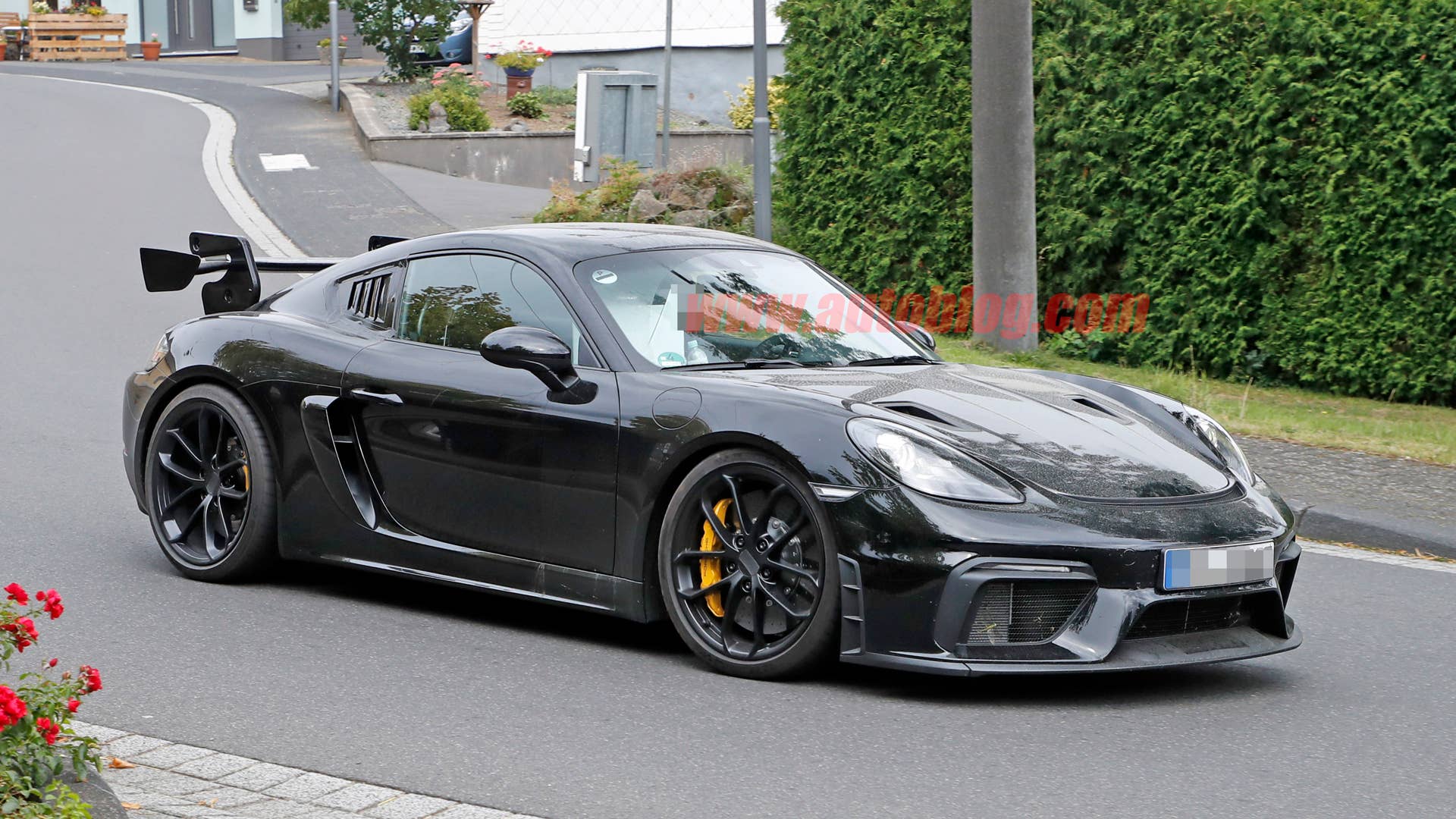 Porsche 718 Cayman GT4 RS in camouflage