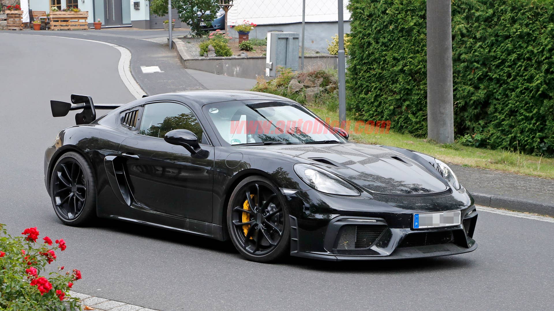Porsche 718 Cayman GT4 RS in camouflage