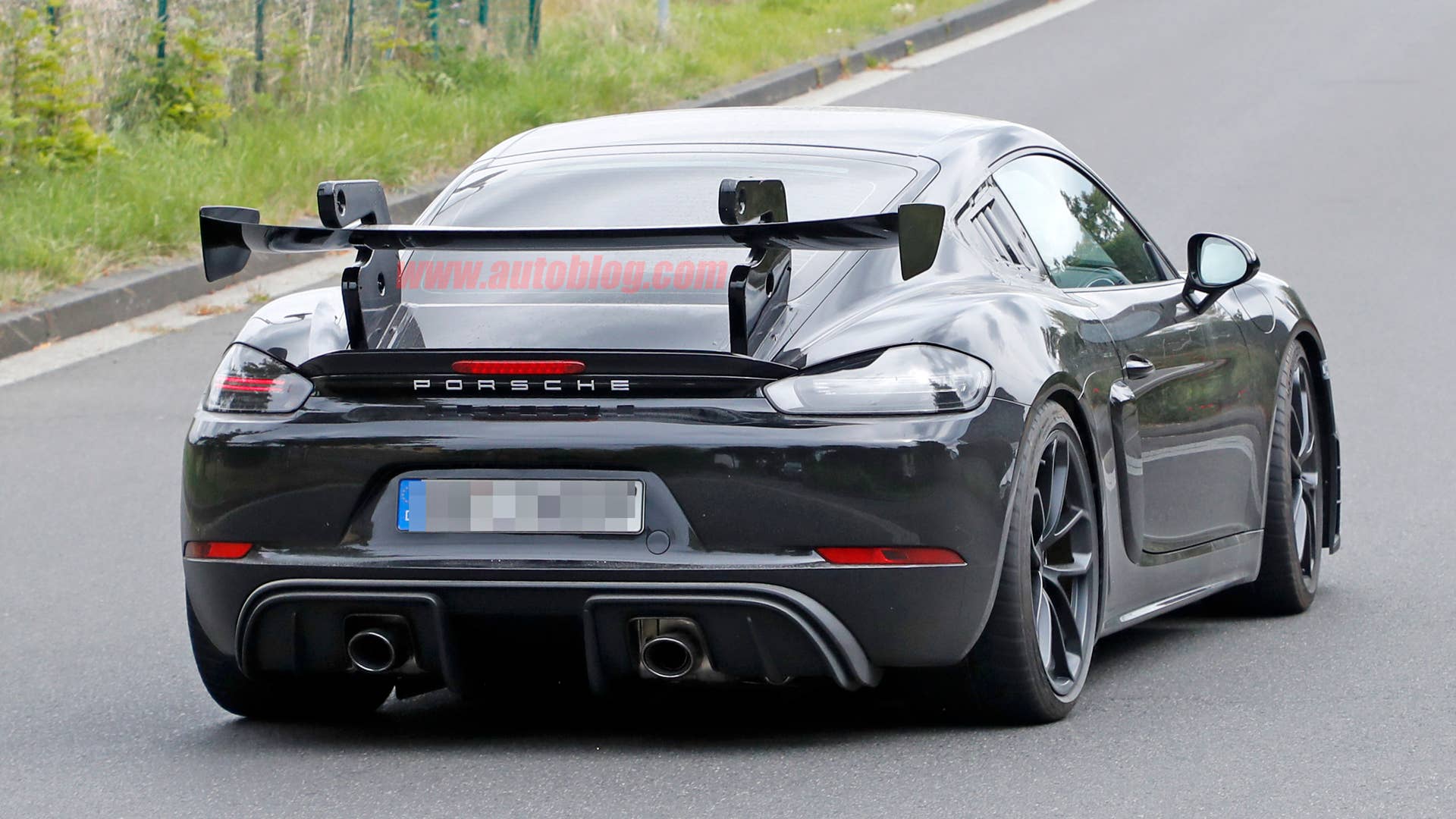 Porsche 718 Cayman GT4 RS in camouflage
