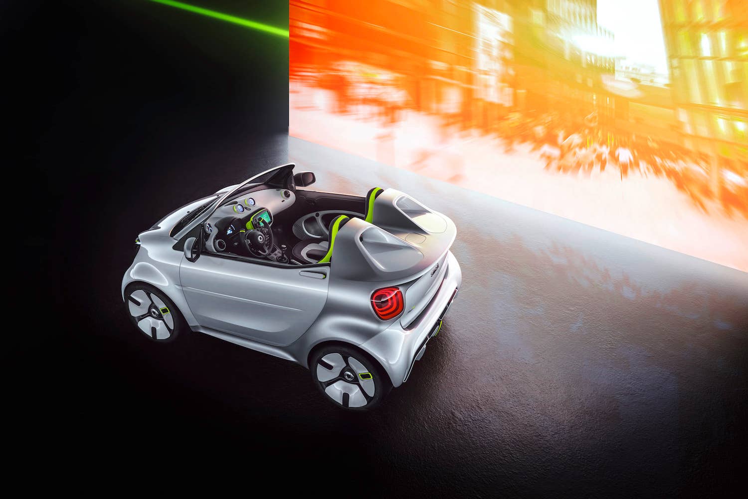 smart feiert seinen 20. Geburtstag auf dem Pariser Autosalon (4. bis 14. Oktober) mit einem Showcar, das Fahrspaà in der Stadt auf erfrischende Weise interpretiert und verkörpert. smart celebrates its 20 anniversary at the Paris Motor Show (4 to 14 October) with a show car that interprets and embodies urban driving fun in a refreshing way.