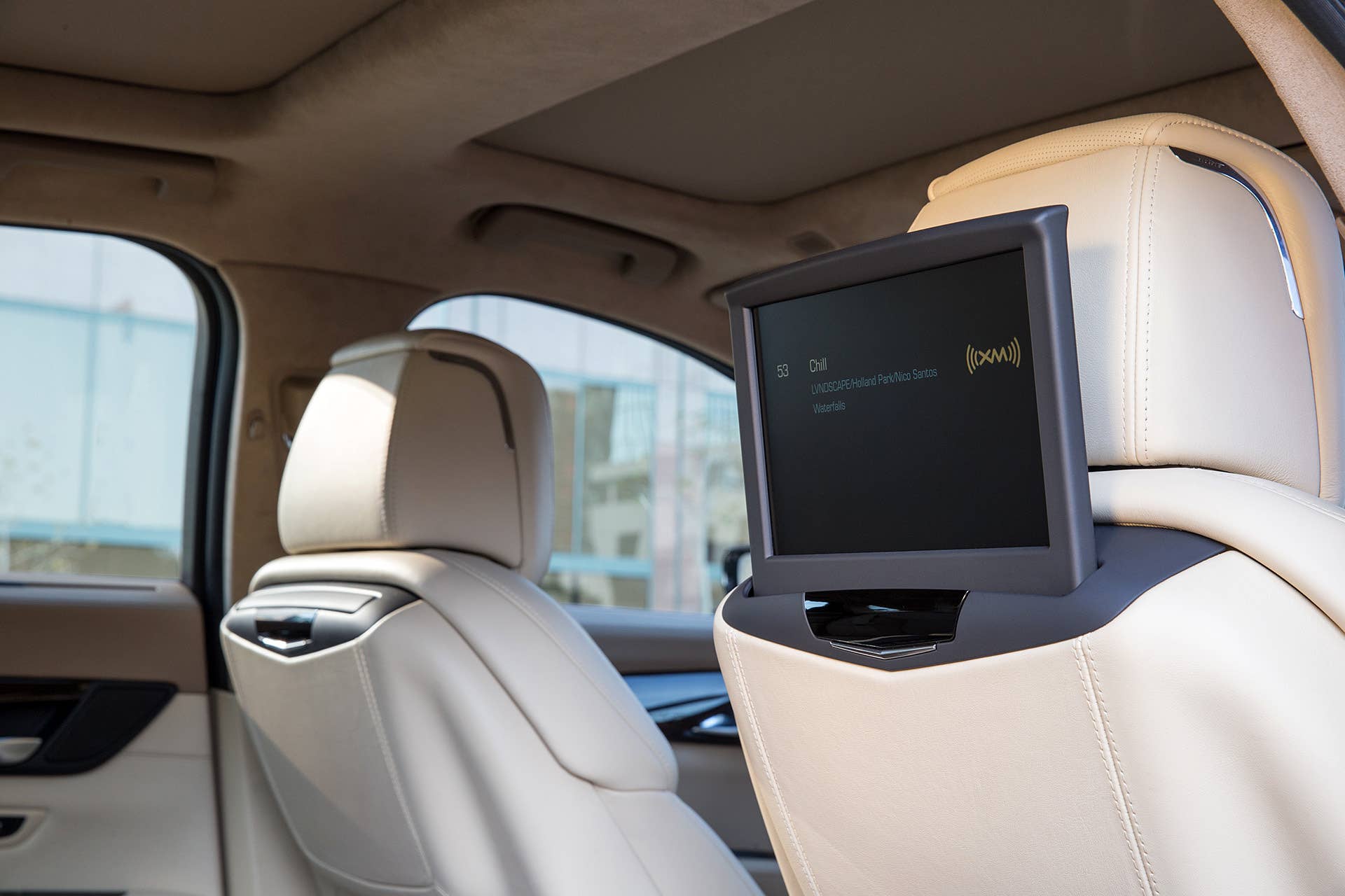 2016 Cadillac CT6 rear seat monitors