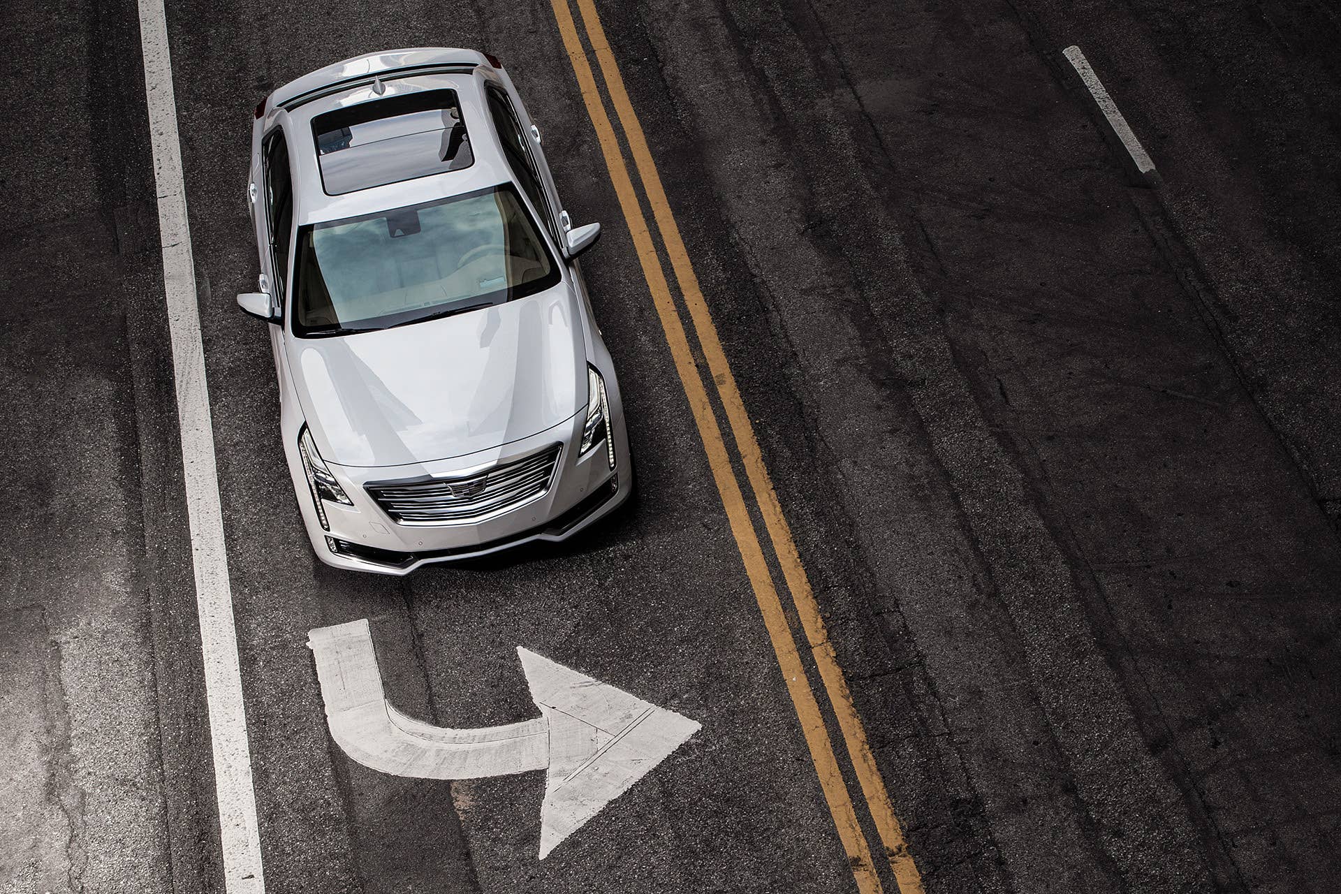 2016 Cadillac CT6 front view